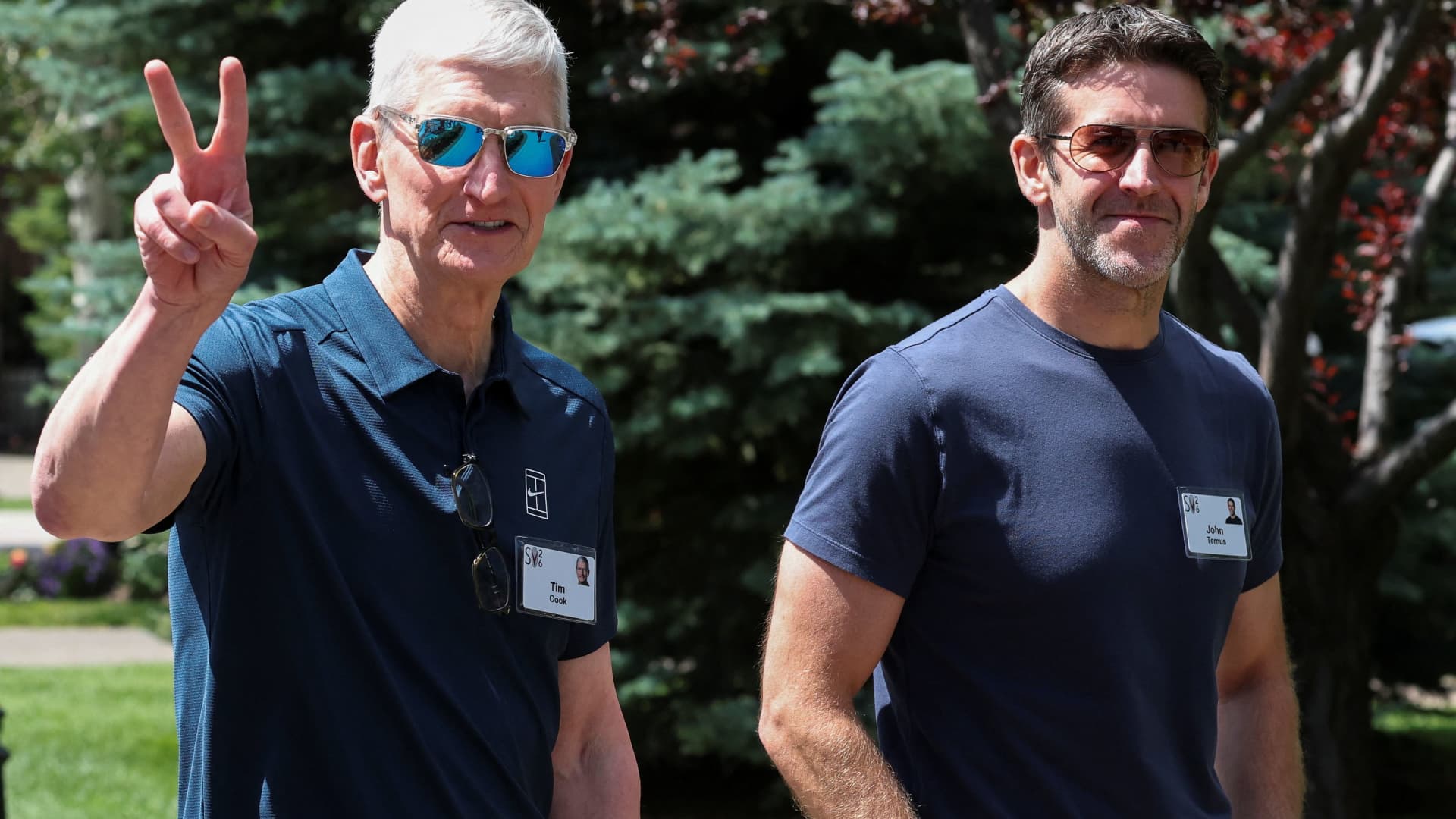 Apple AI Strategy at a Crossroads: Innovation Challenges Ahead