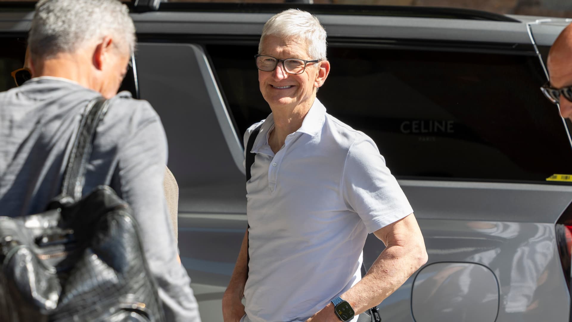 Apples Hybrid AI Strategy: A Massive Breakthrough in Cost-Efficient Scale