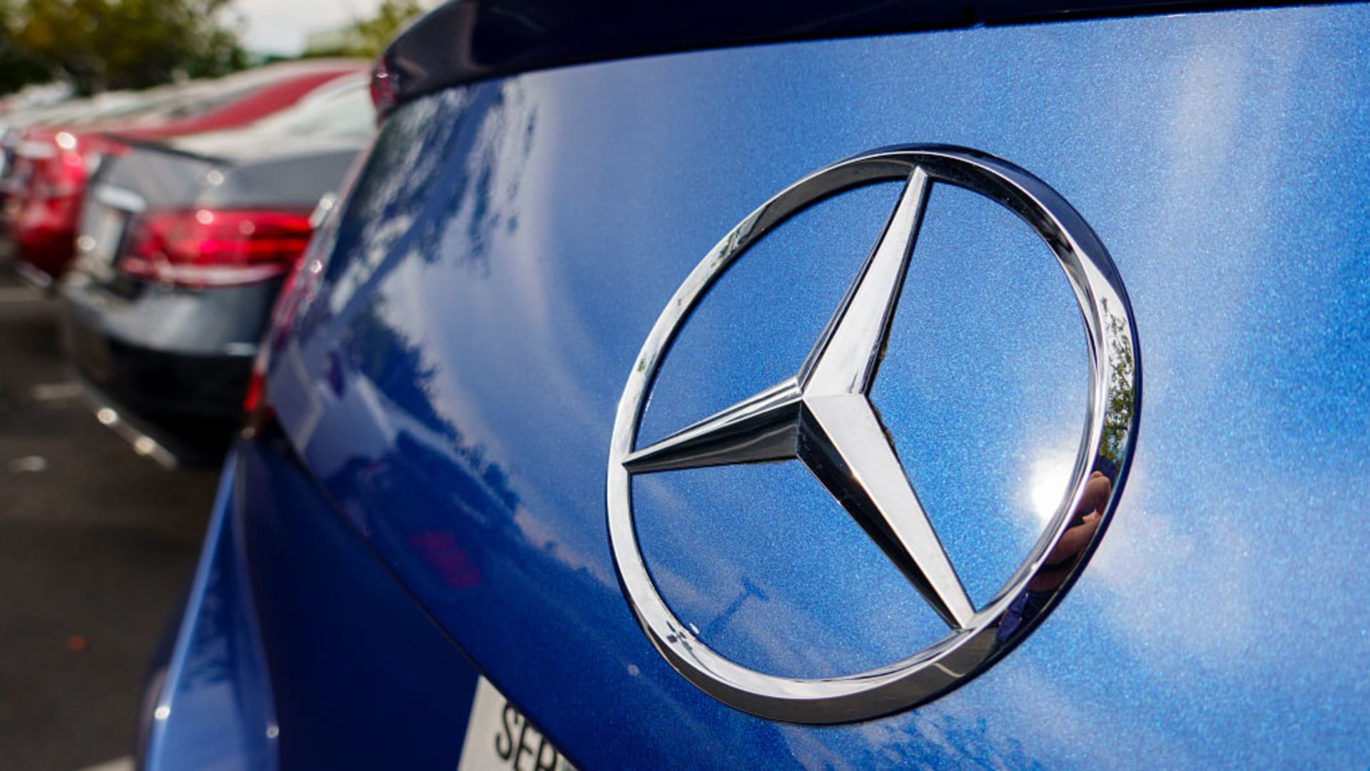 China Auto Bill Warning: Mercedes-Benz U.S. Market Access Under Threat