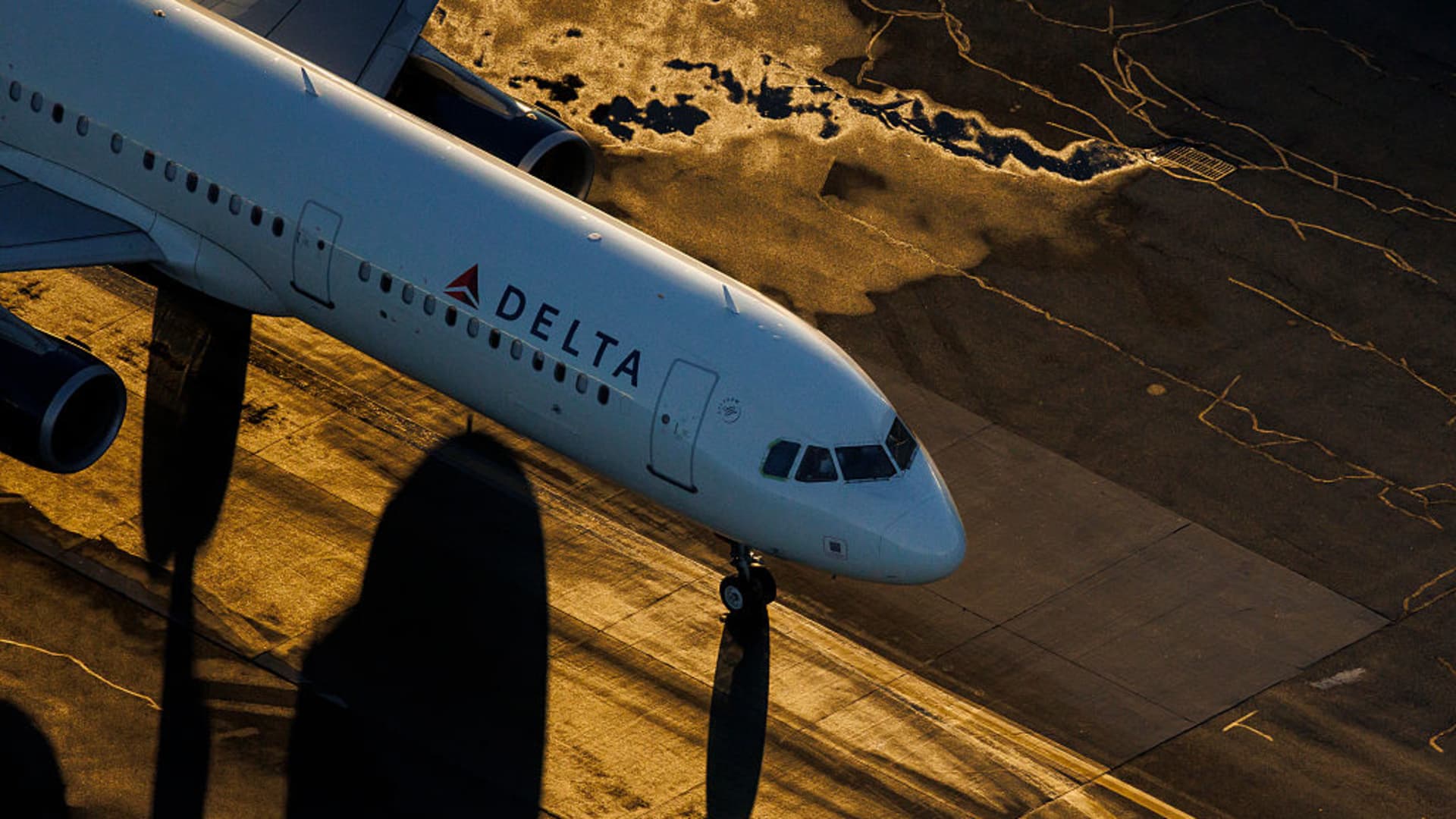 Delta Basic Business Fares: A Strategic Shift to Unbundle Premium Value featured image