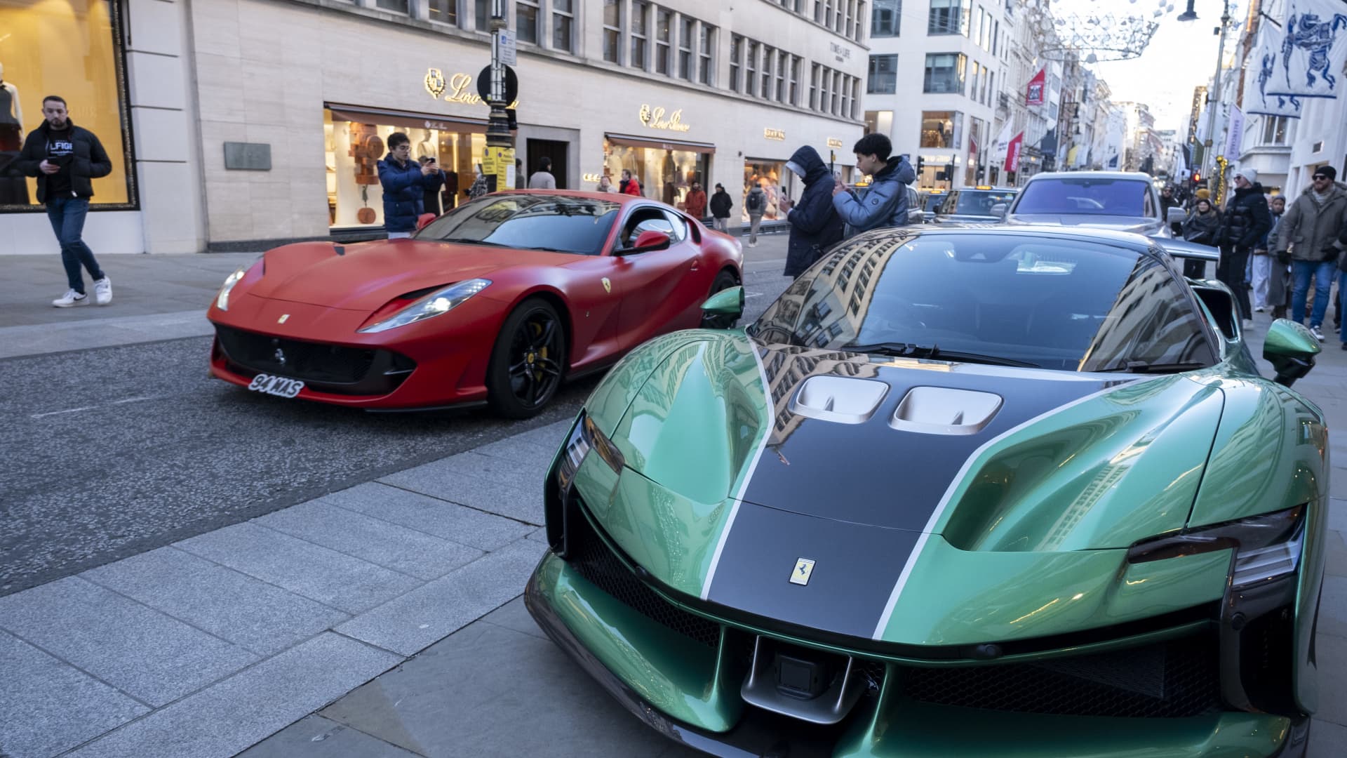 Ferrari's Bullish 2026 Guidance Signals Strong Demand for Luxury Autos