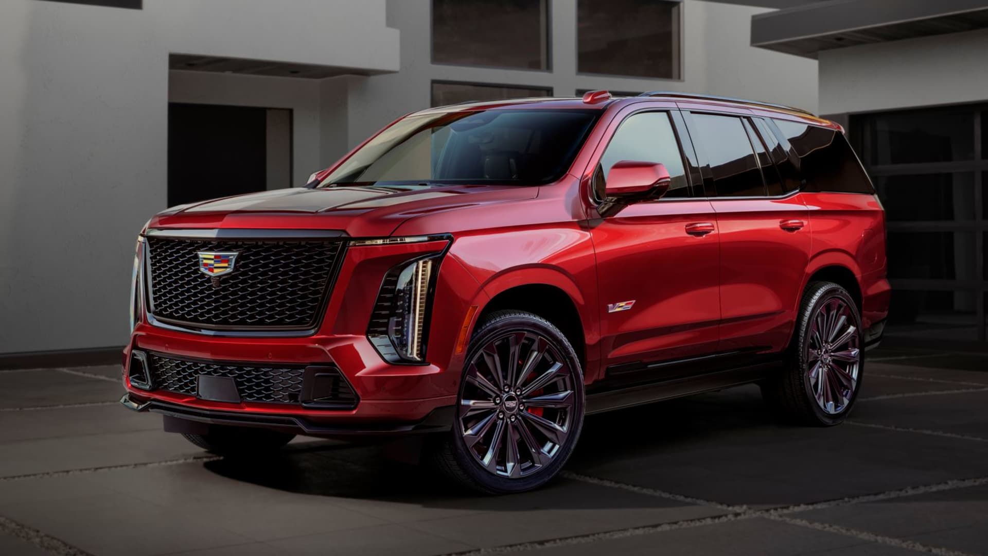 GM Gas-Powered Cadillac Strategy: A Bold Shift Unveiled featured image