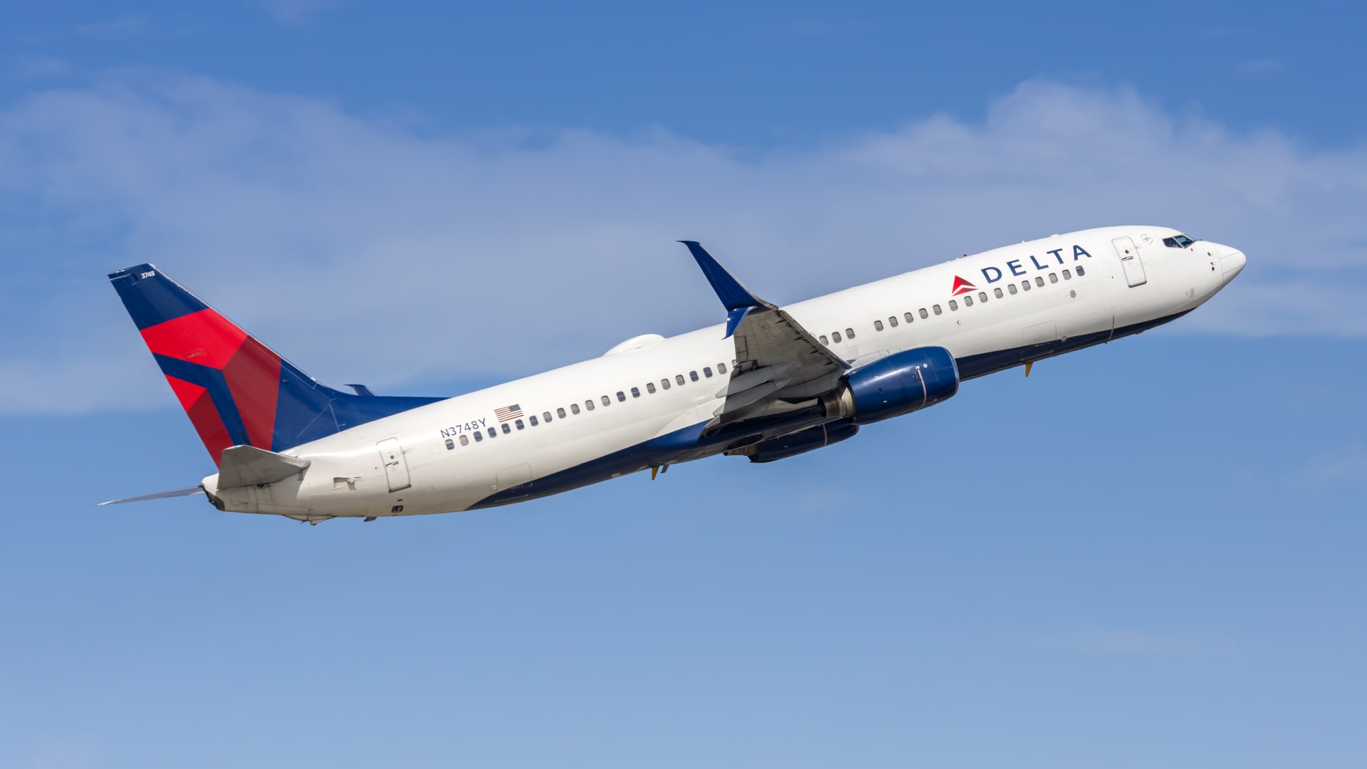 Higher Airfare Sustains Delta's Profit Trajectory Towards 2026 Goal featured image