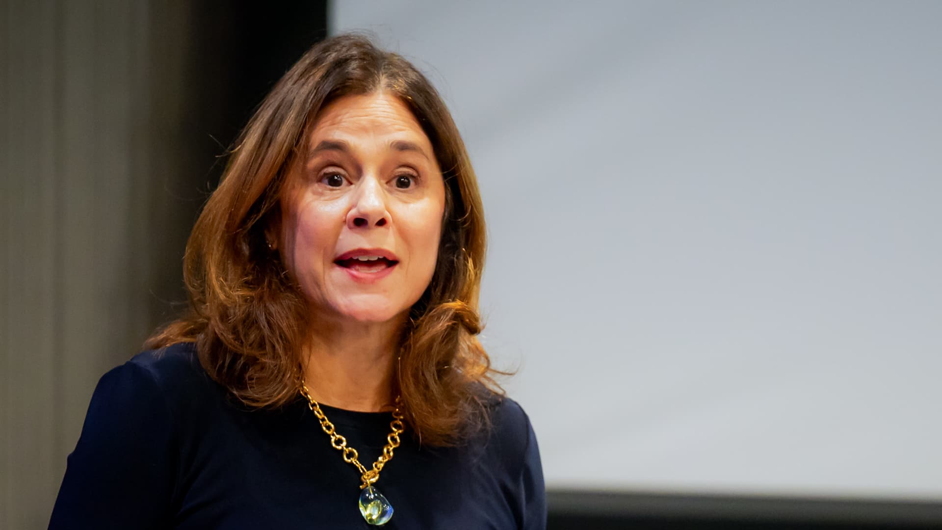 Higher Interest Rates: A Crucial Volatility Call from Dallas Fed's Logan featured image