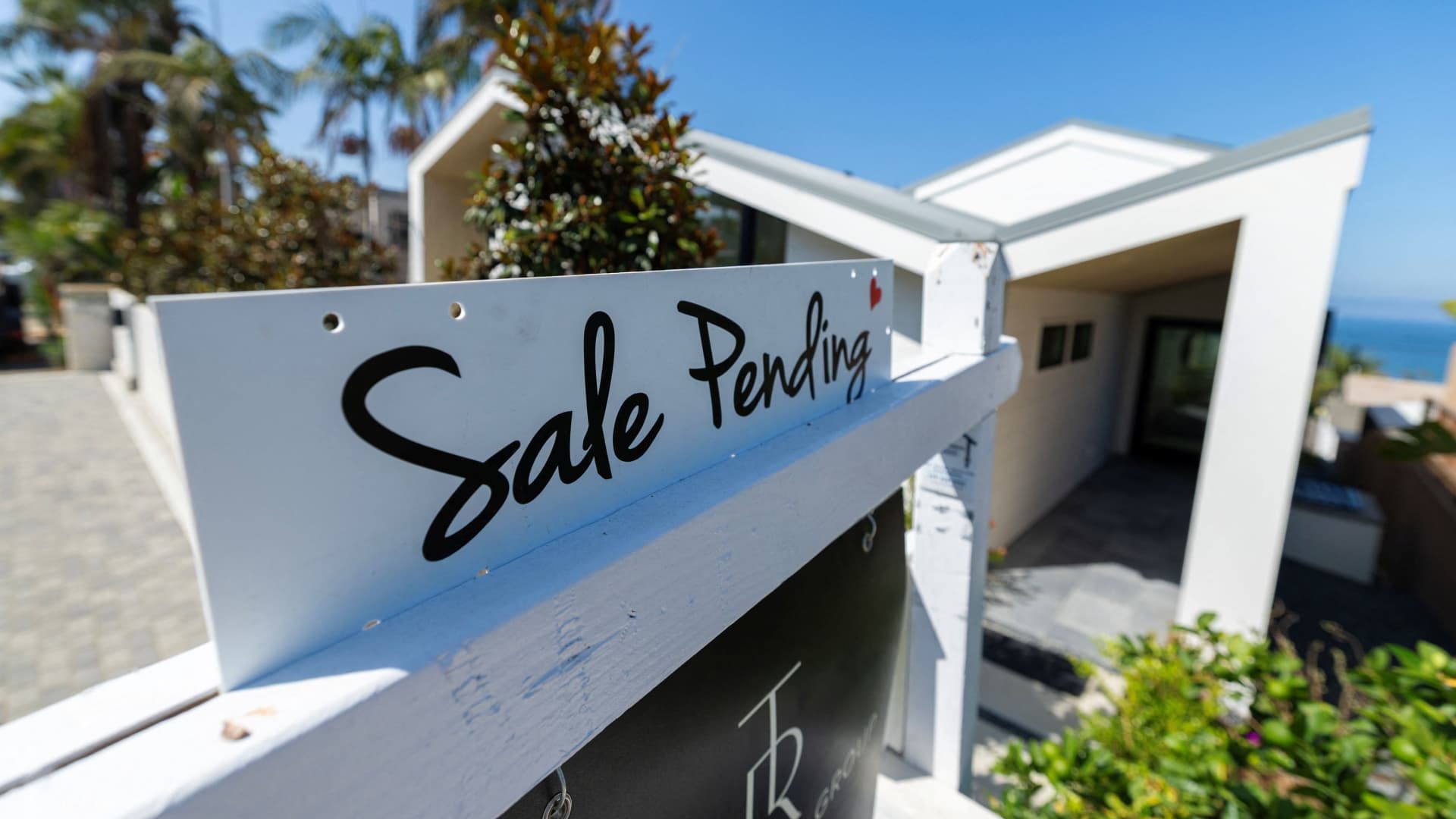 Housing Market Warning: Record Costs Stifle Summer Sales featured image