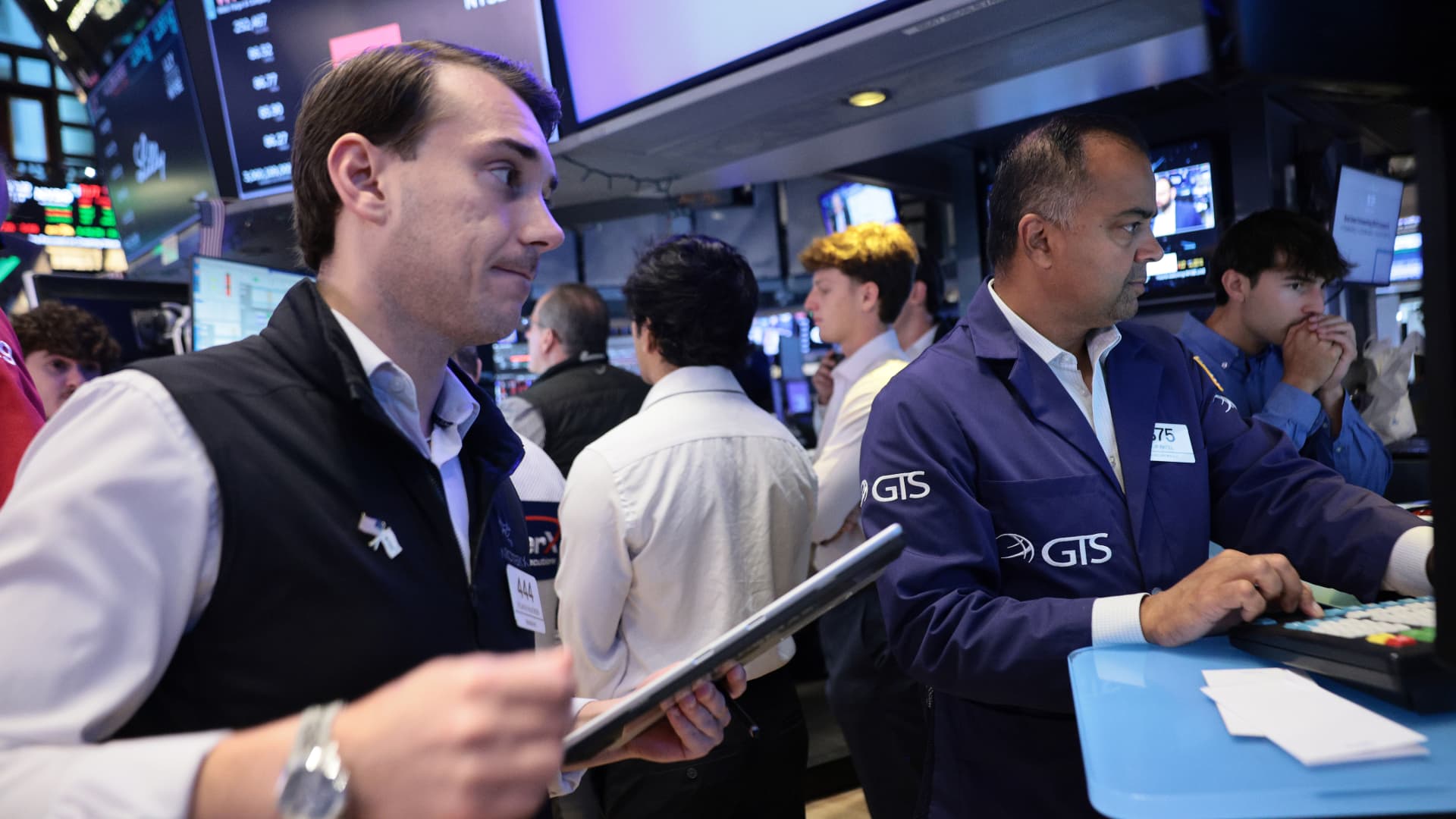 Intel Earnings: AI Boom Ignites Innovation & Market Growth