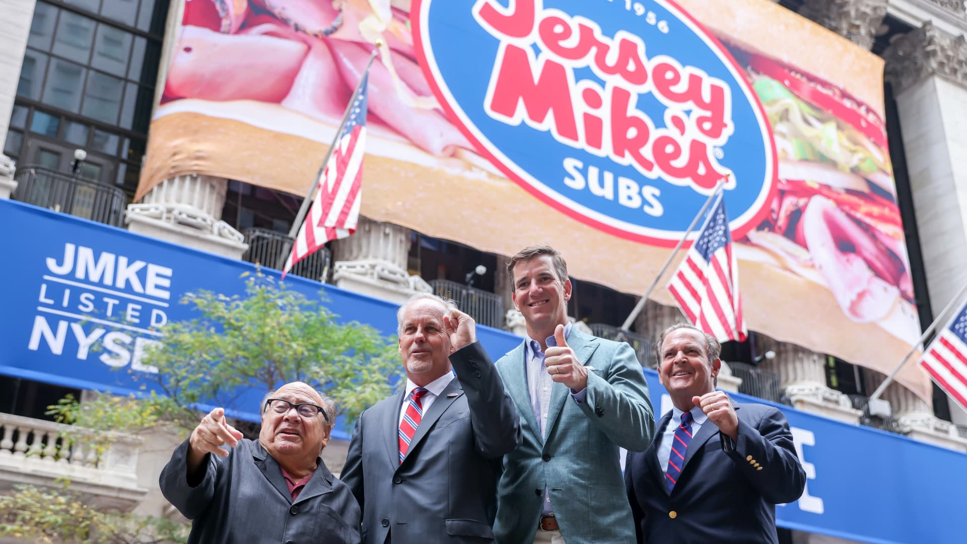 Jersey Mike's IPO Strategy: Public Debut Sees Initial Stock Dip featured image