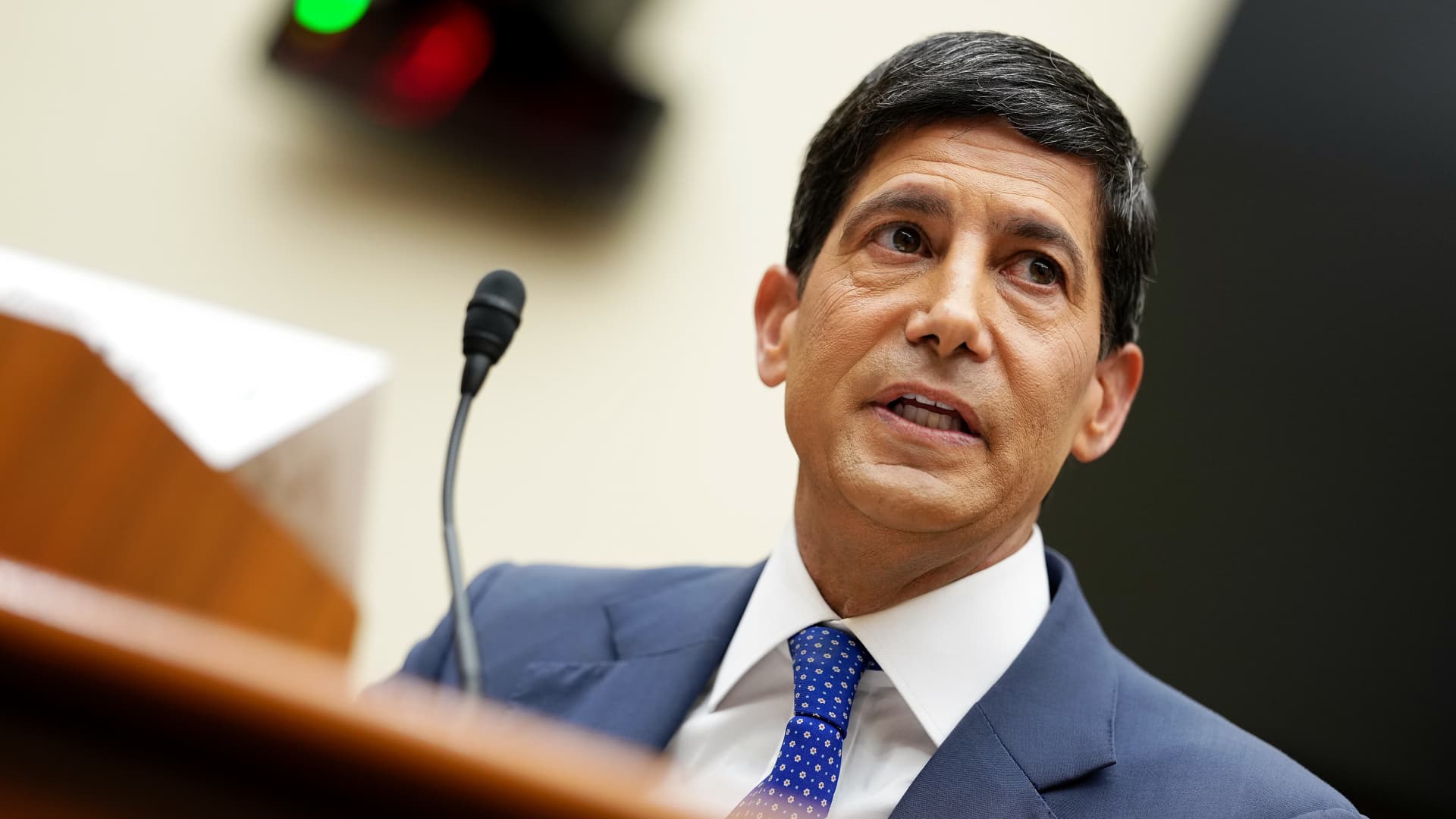 Kevin Warsh Fed Chair: Buffett Sees Good Choice Amid Policy Shifts featured image