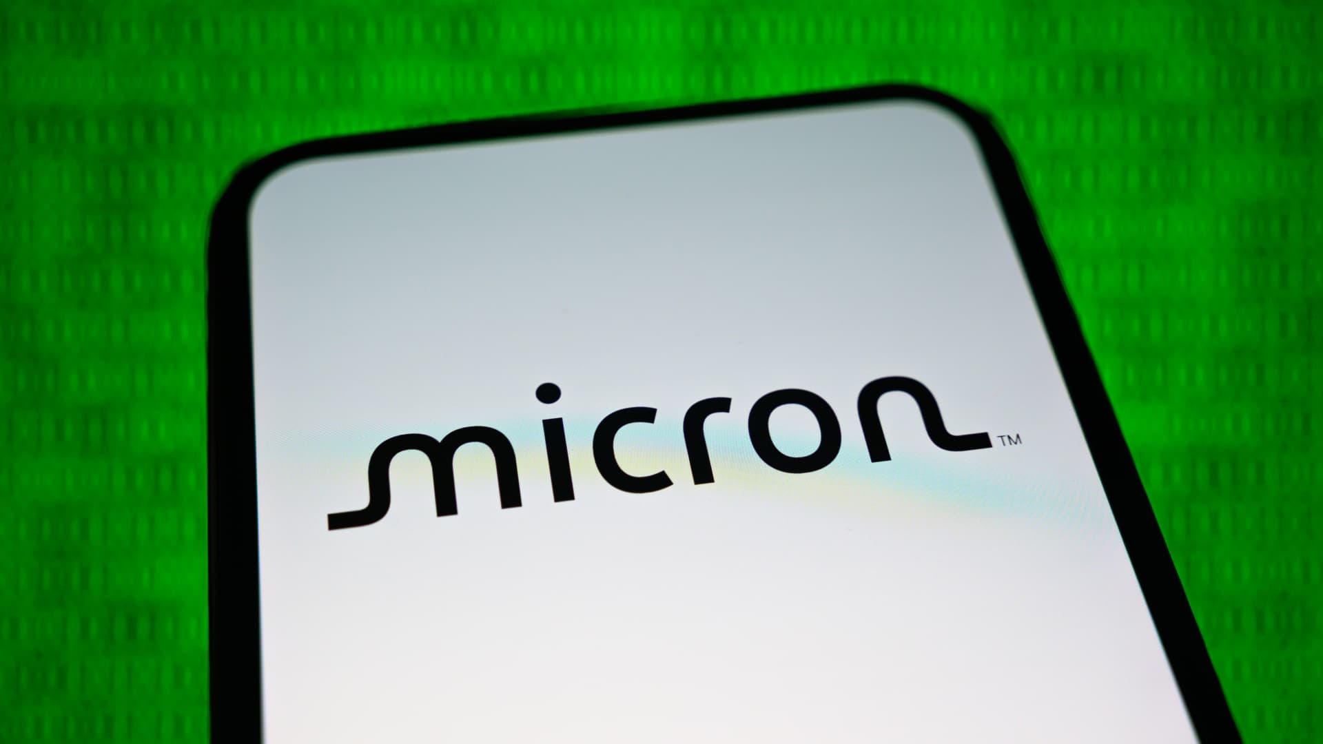Micron Chipmaking Investments: $250 Billion Fuels US Semiconductor Innovation featured image