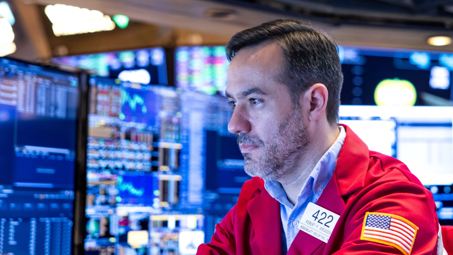 Nike Earnings Reveal Market Shifts: Innovation-Driven Growth Under Scrutiny featured image