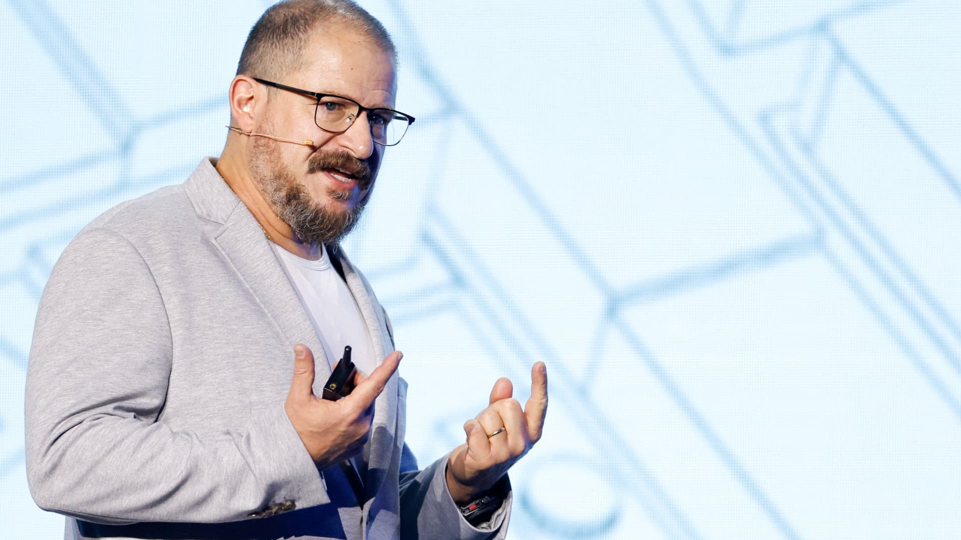 Qualcomm's Strategic Price Hike: Navigating the Memory Crunch featured image
