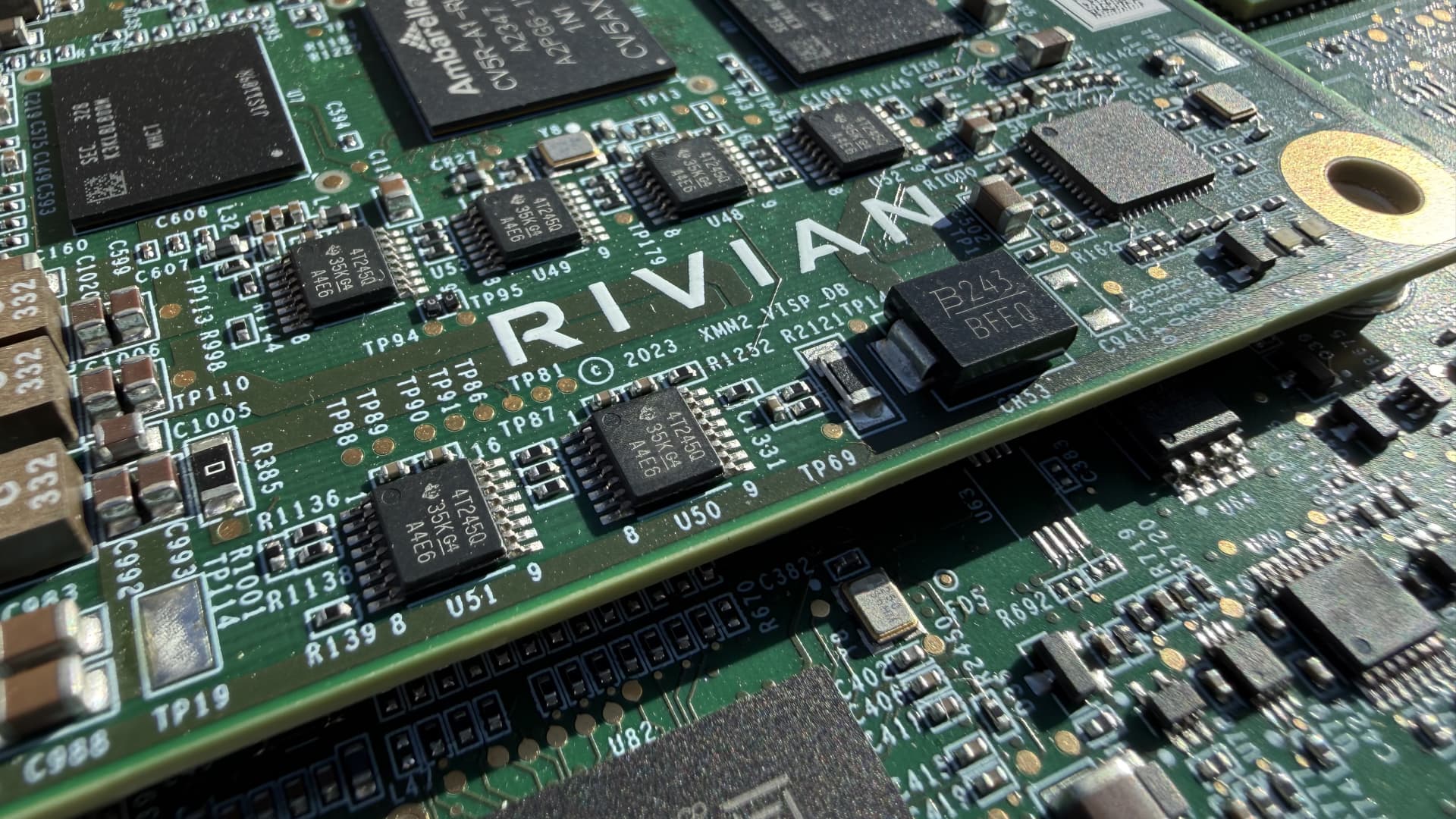 Rivian Share Offering: Capital Infusion Fuels Future Ambitions featured image