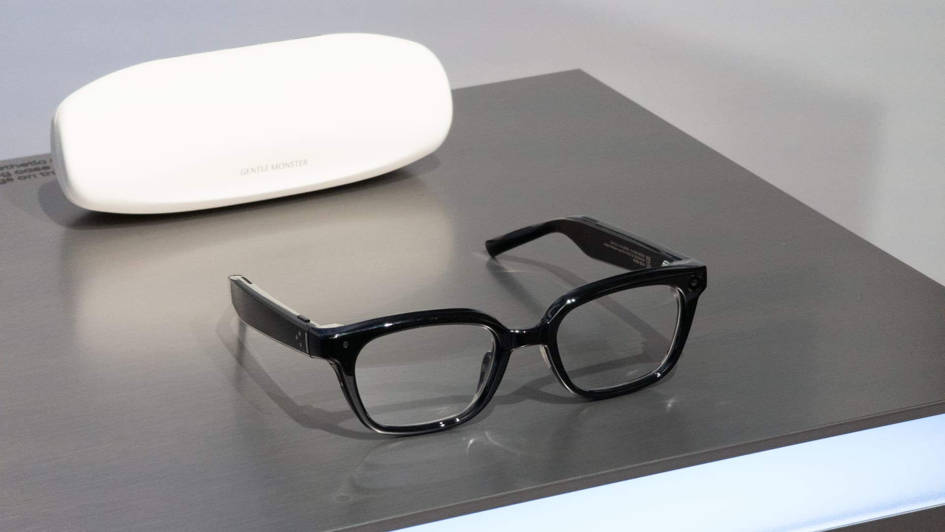 Smart Glasses Innovation: Samsung's Bold Challenge to Meta's Dominance featured image