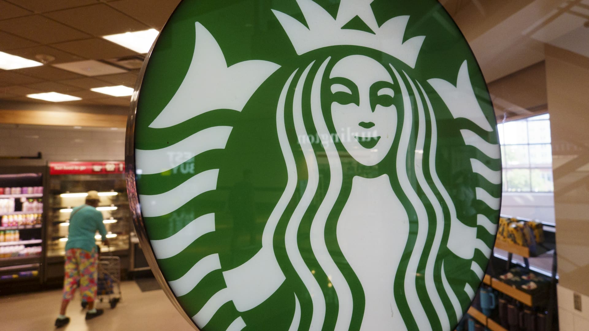 Starbucks Earnings: Alpha Opportunity Amidst Economic Headwinds featured image