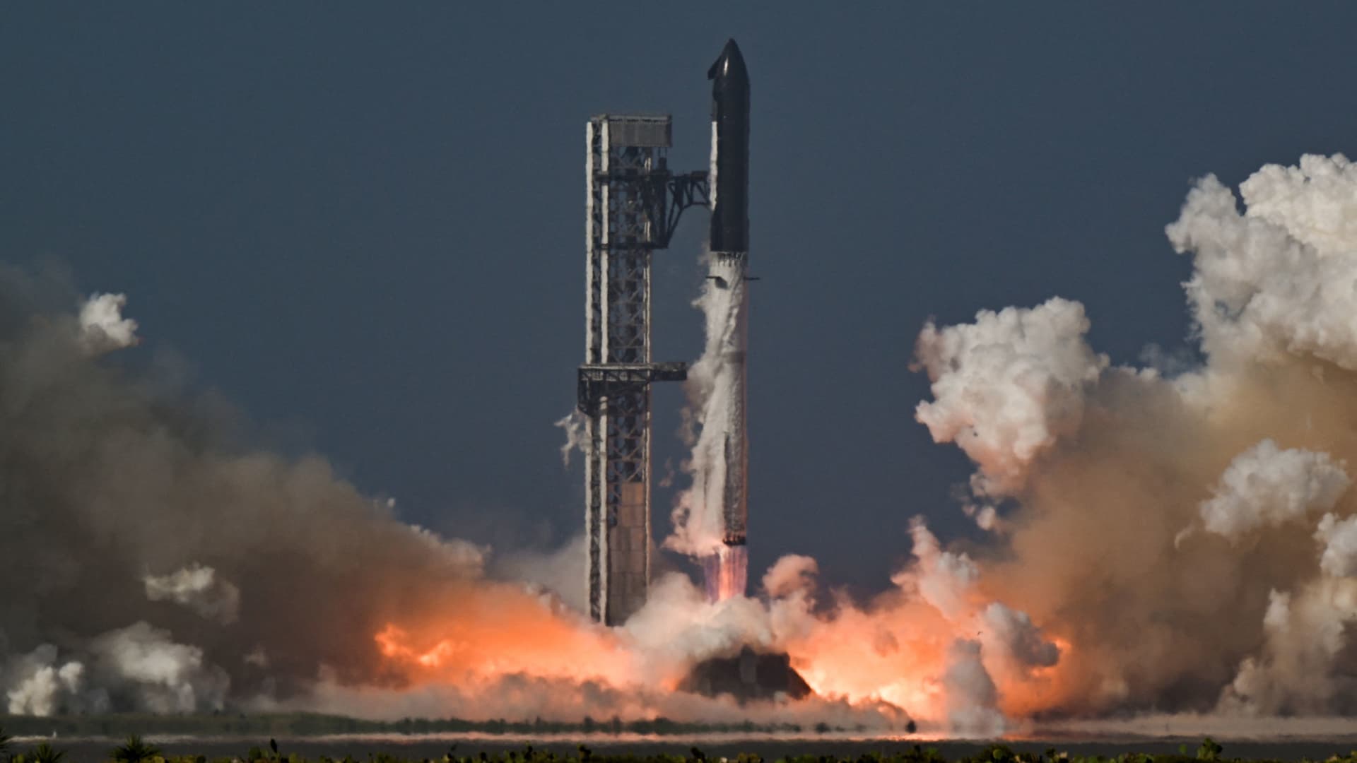 Starship Rocket's Thirteenth Flight: Innovation-Driven Growth or Persistent Hurdles? featured image