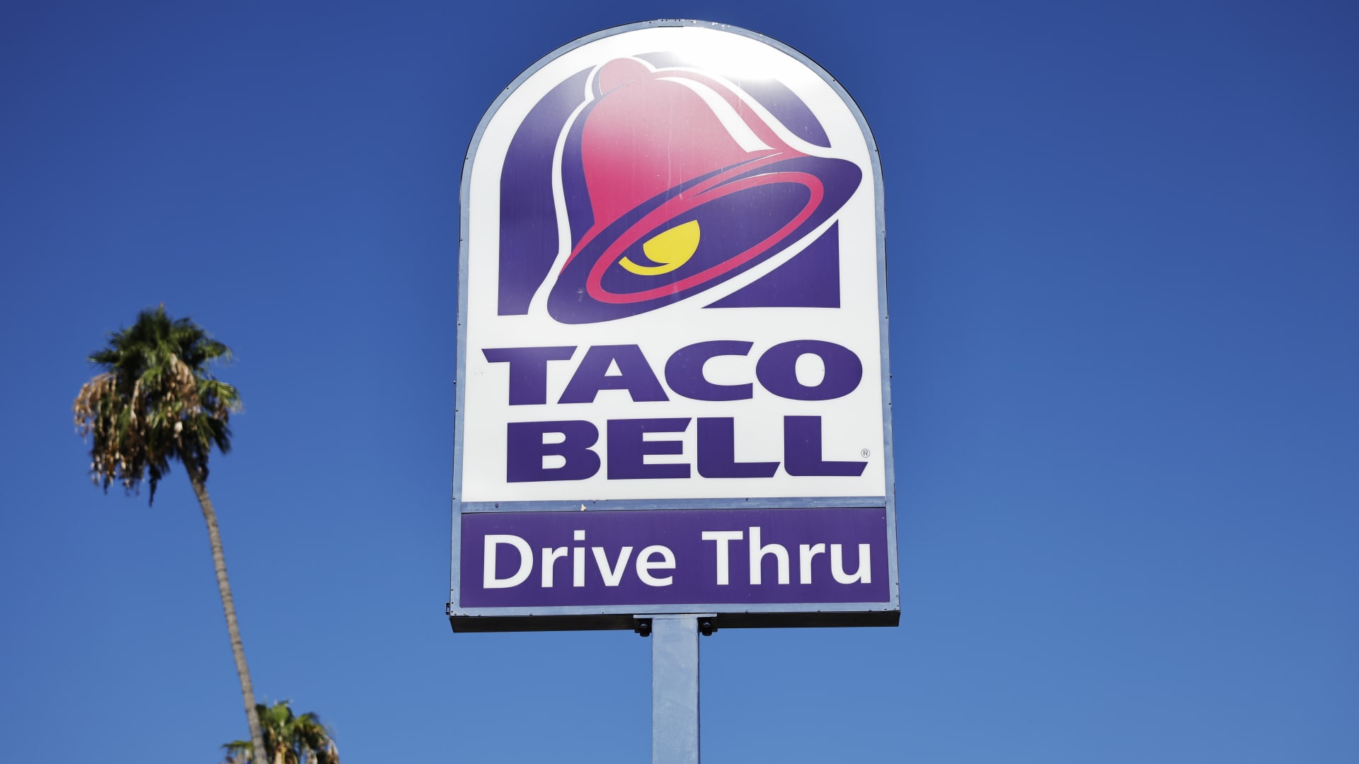 Taco Bell Cyclospora Outbreak: Yum Brands Navigates Post-Earnings Volatility