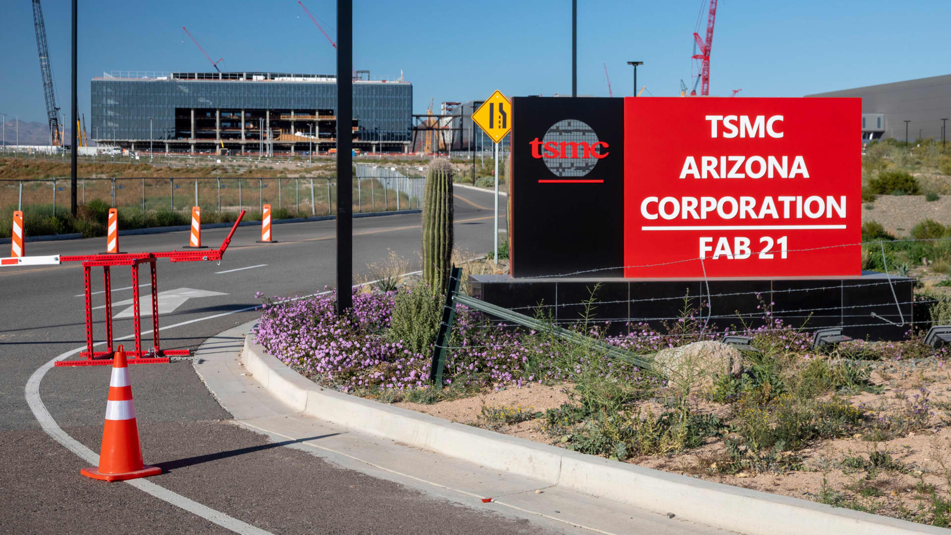 TSMC Arizona factory: Accelerating a $265 Billion AI Chip Breakthrough featured image