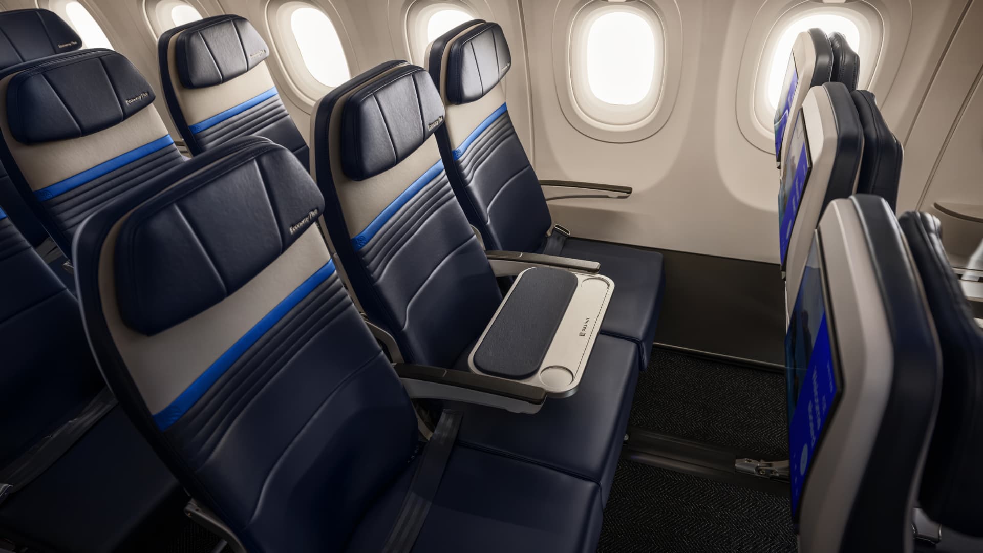 United Airlines Upsell Strategy: Boosting Ancillary Revenue featured image