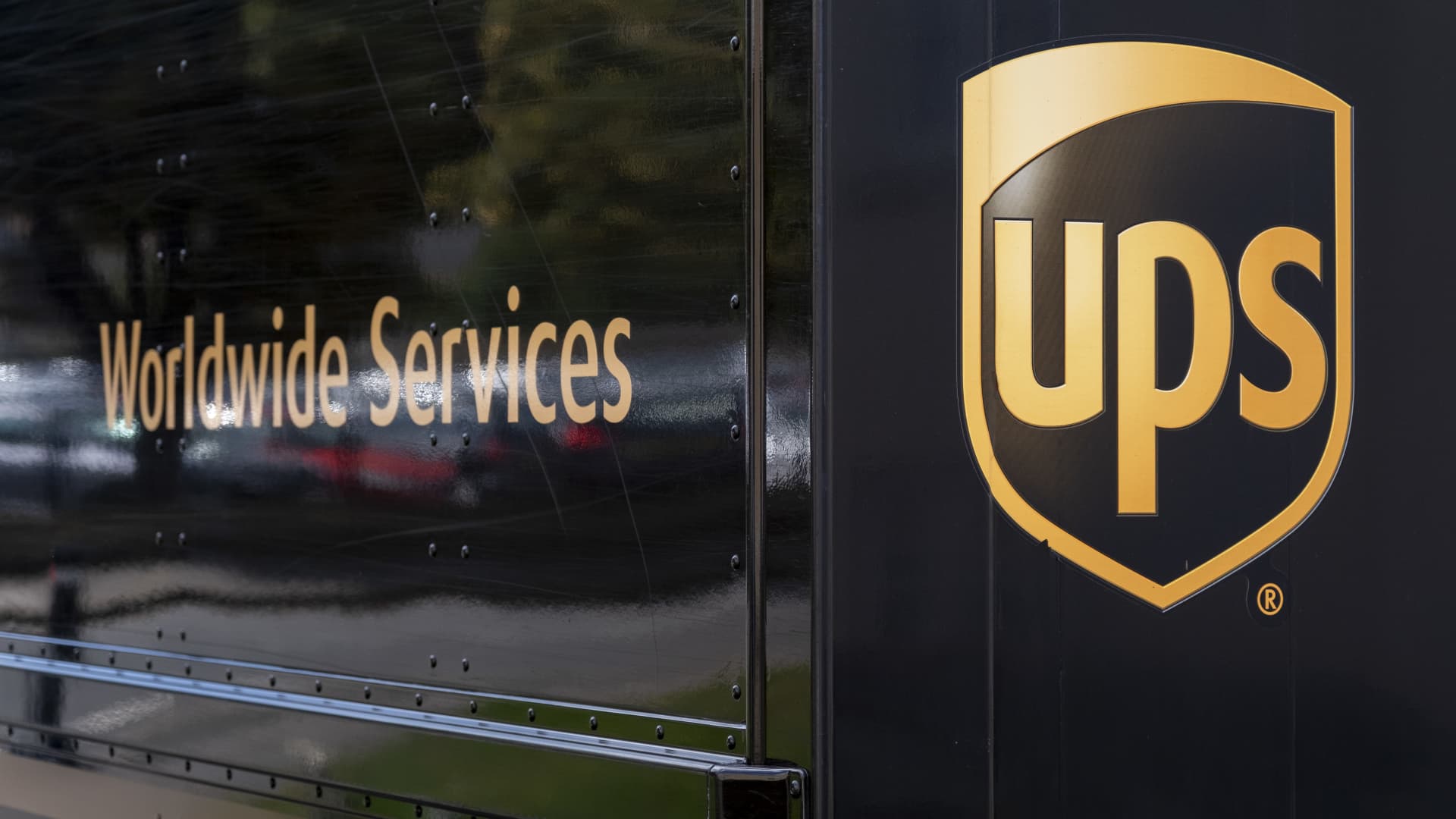 UPS Earnings Soar: A Bullish Outlook for Portfolio Growth featured image
