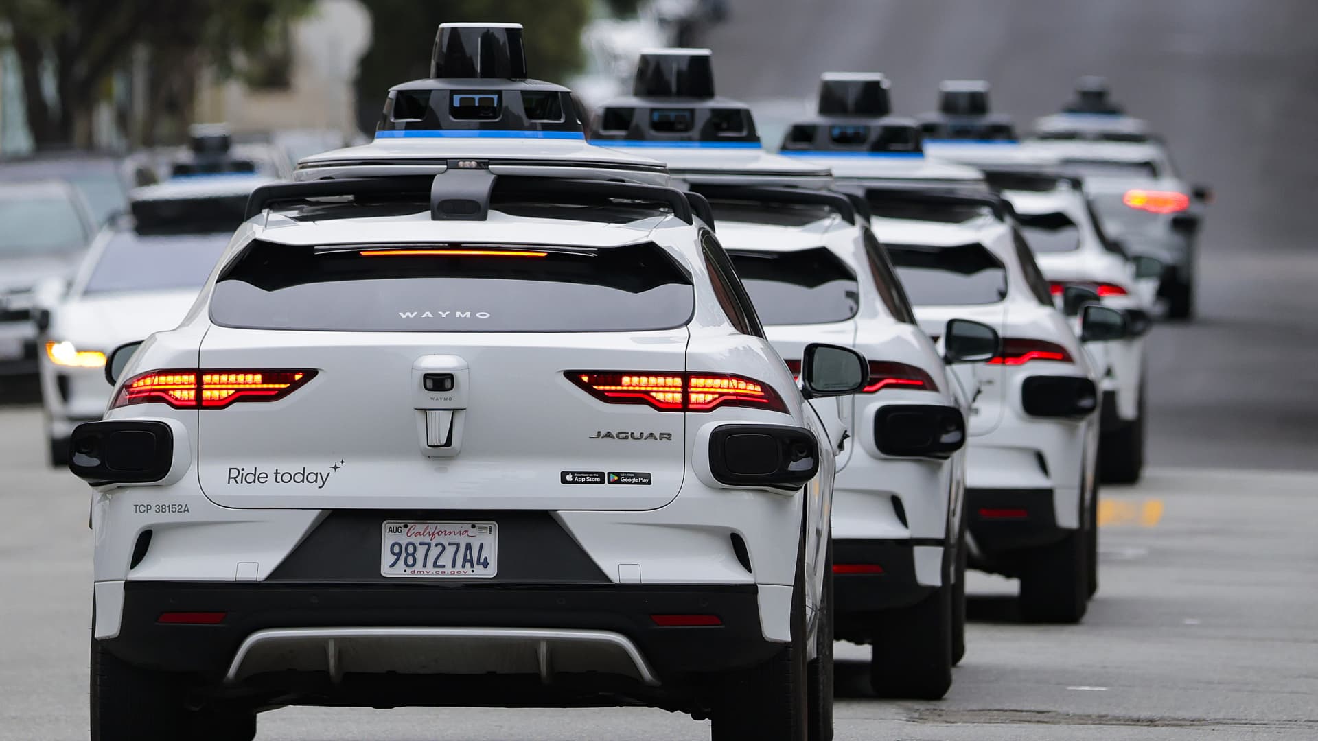 Waymo Driverless Rides: A Breakthrough in Autonomous Mobility Expansion featured image