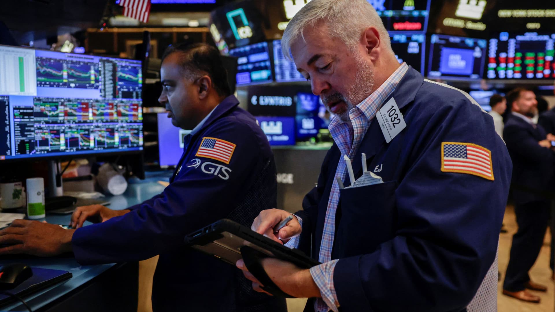 AI and Retail Stocks: Portfolio Resilience Amidst Market Headwinds