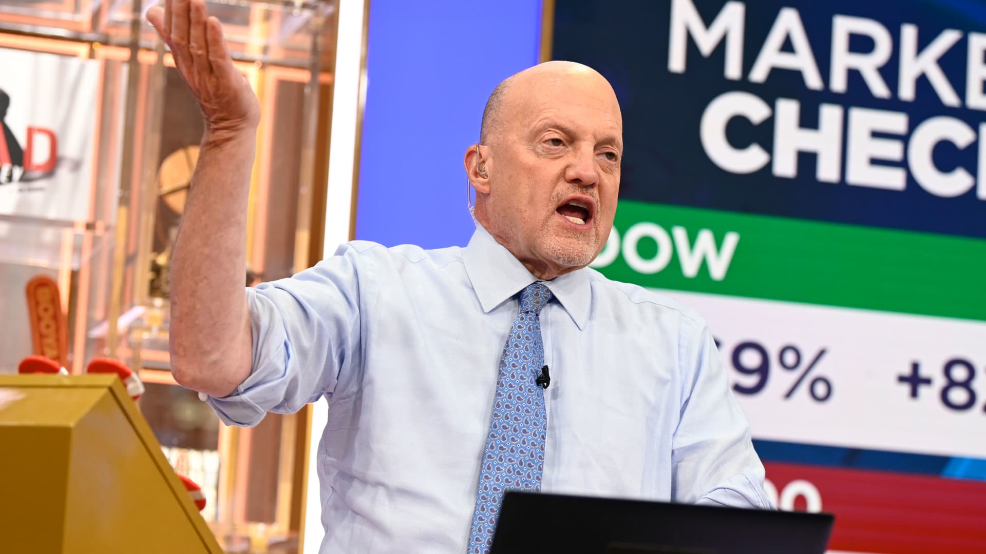 AI Spending: Amazon's Clarity Sparks Market Confidence Amid Big Tech Shifts featured image