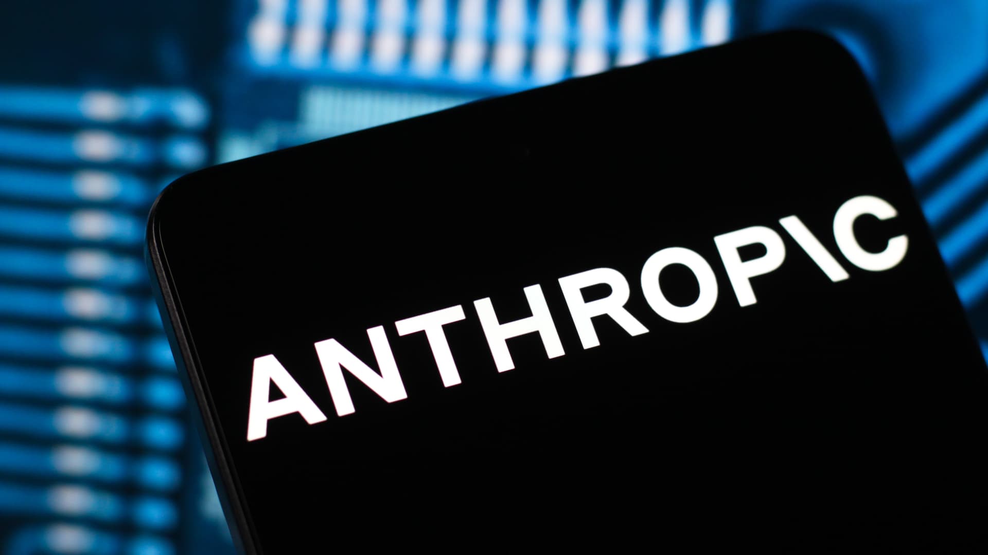 Anthropic Revenue Soars: Alpha Generation in AI's Next Wave