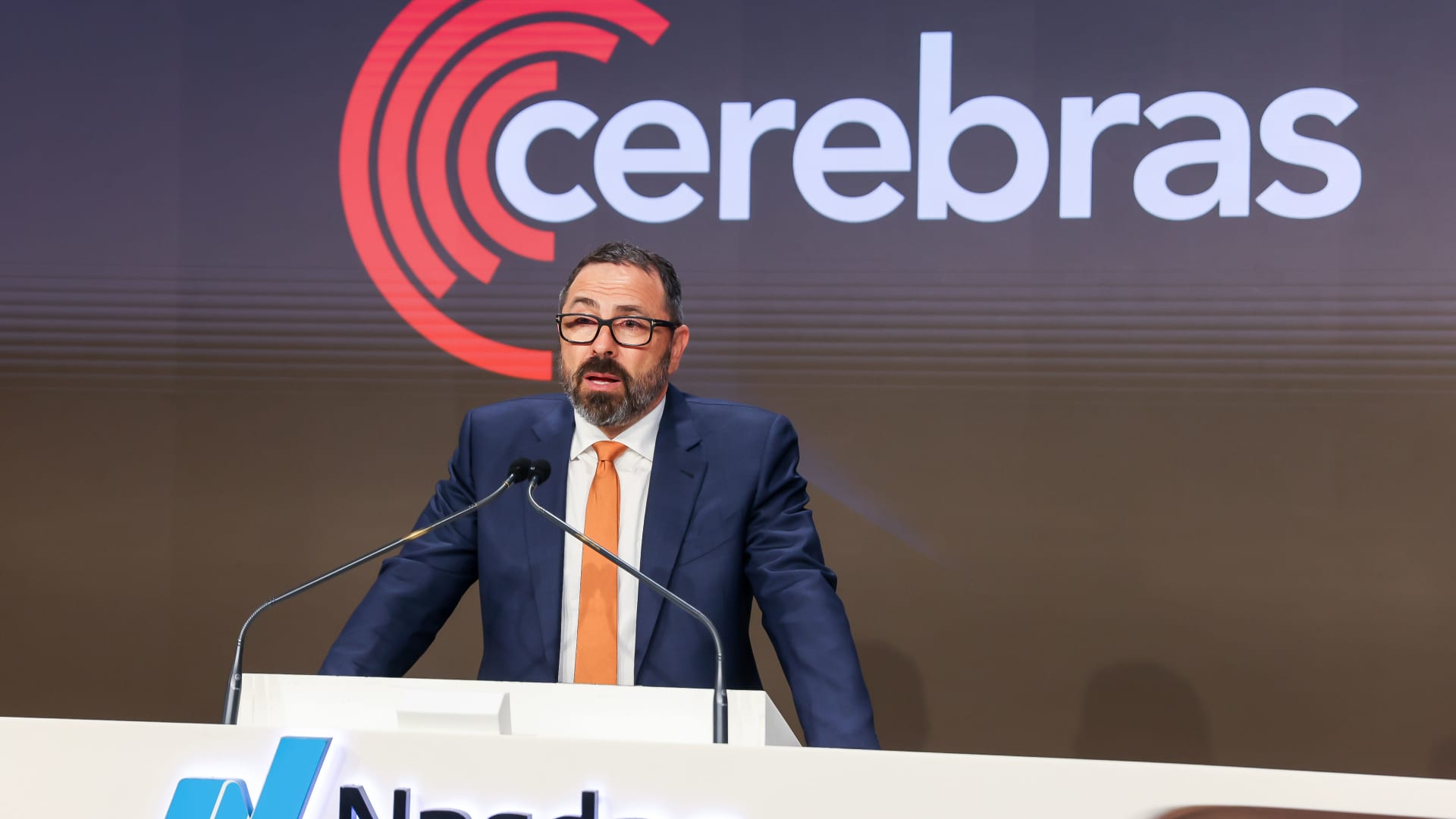 Cerebras stock Plunges 14%: Alpha Opportunity or IPO Warning?