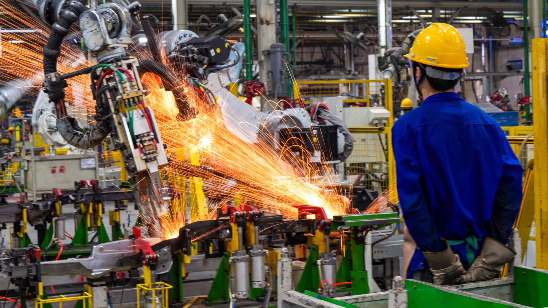Chinas Factory Activity: Modest Contraction Signals Economic Stability Efforts