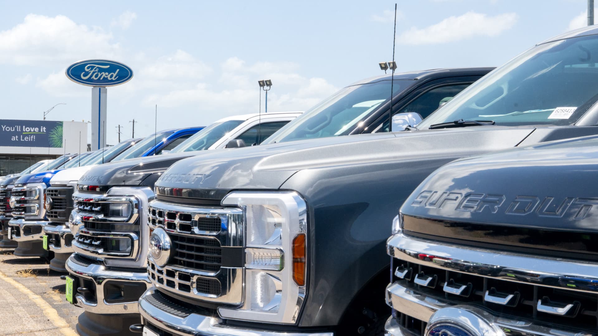 Ford U.S. Sales Decline: A Strategic Shift or Market Weakness? featured image
