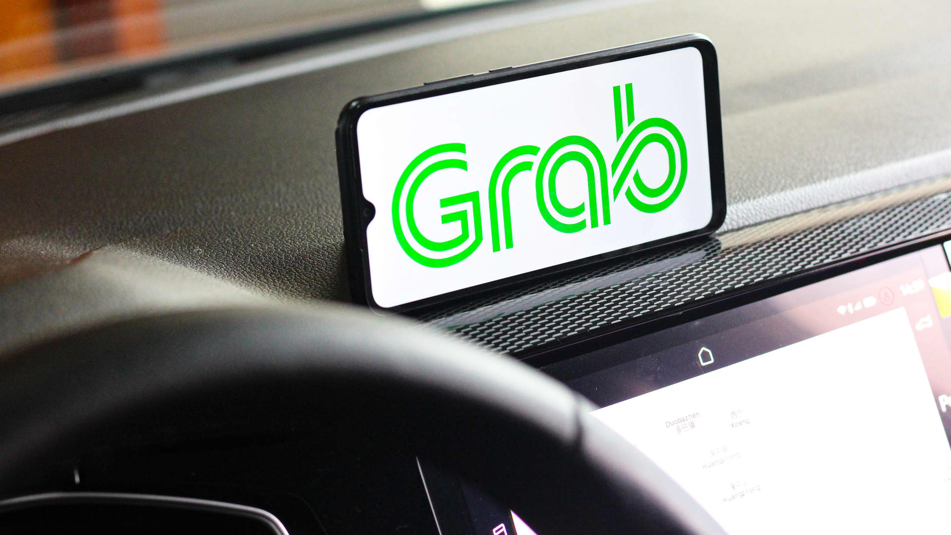 Grab AI Drives 30% Faster Shipping and Robust Growth featured image