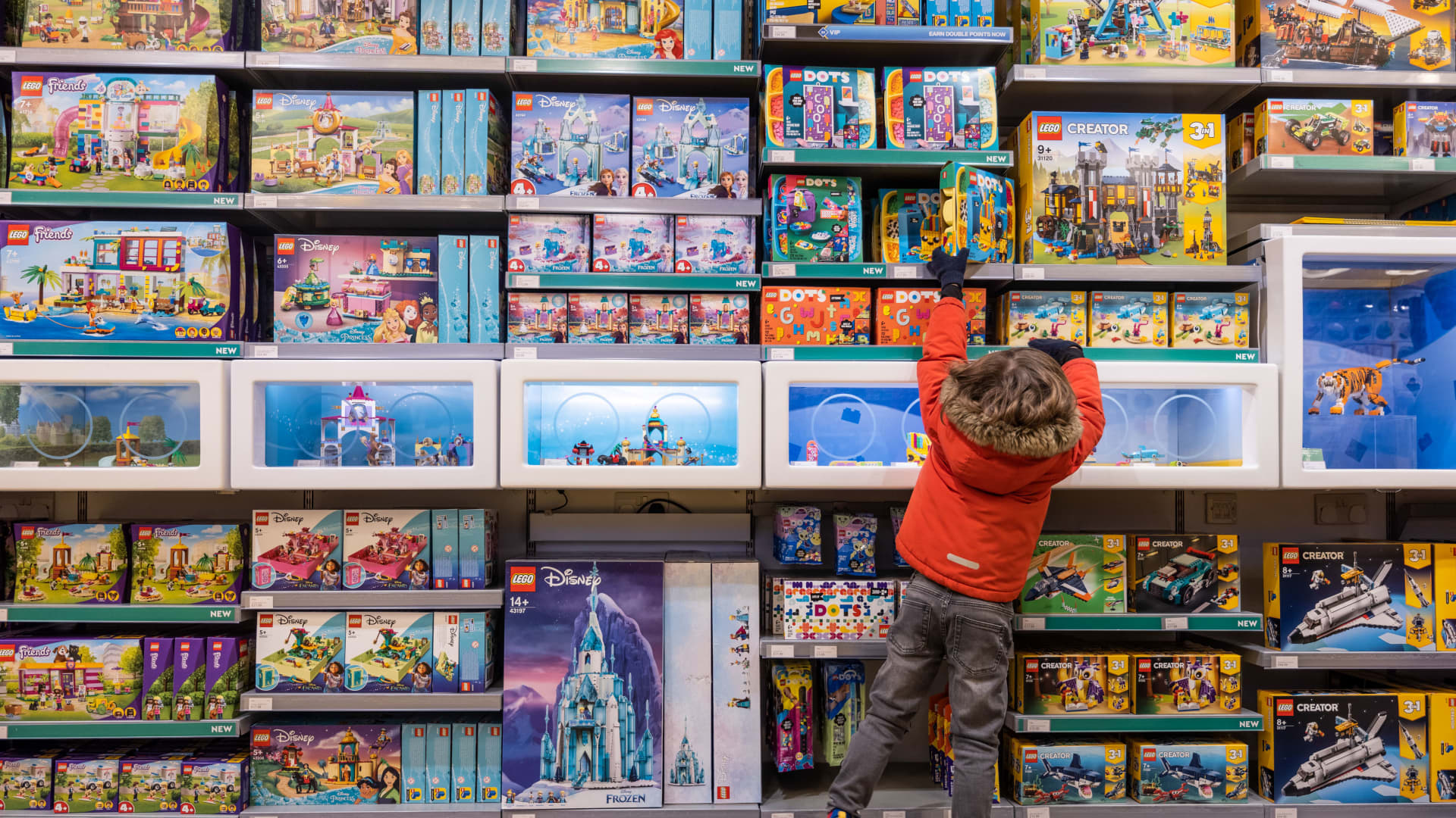 Lego Record Revenue Surge: A Blueprint for Enduring Market Leadership