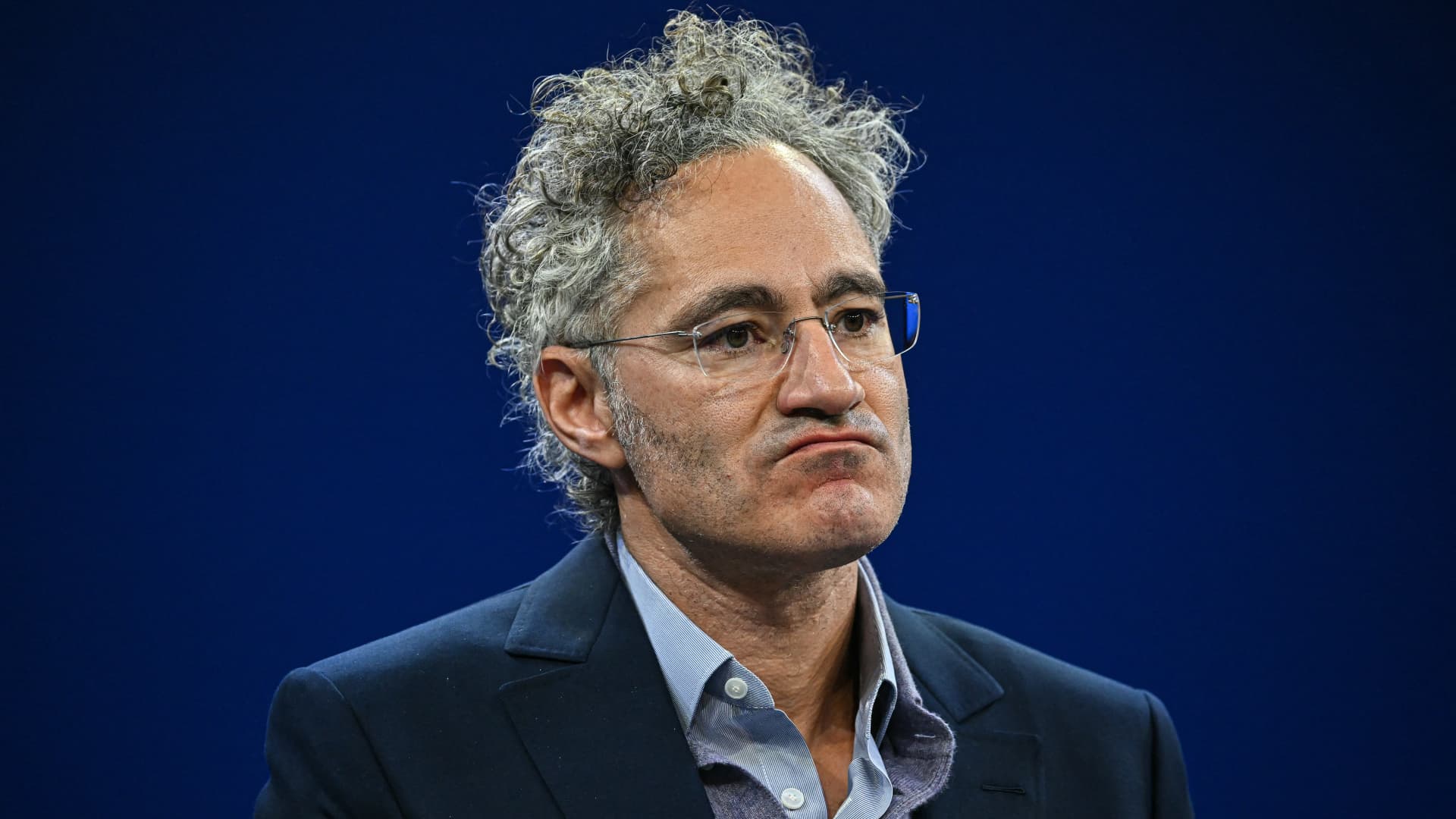 Palantir CEOs Sharp Warning: Frontier AI Labs Risk Drugging Enterprises