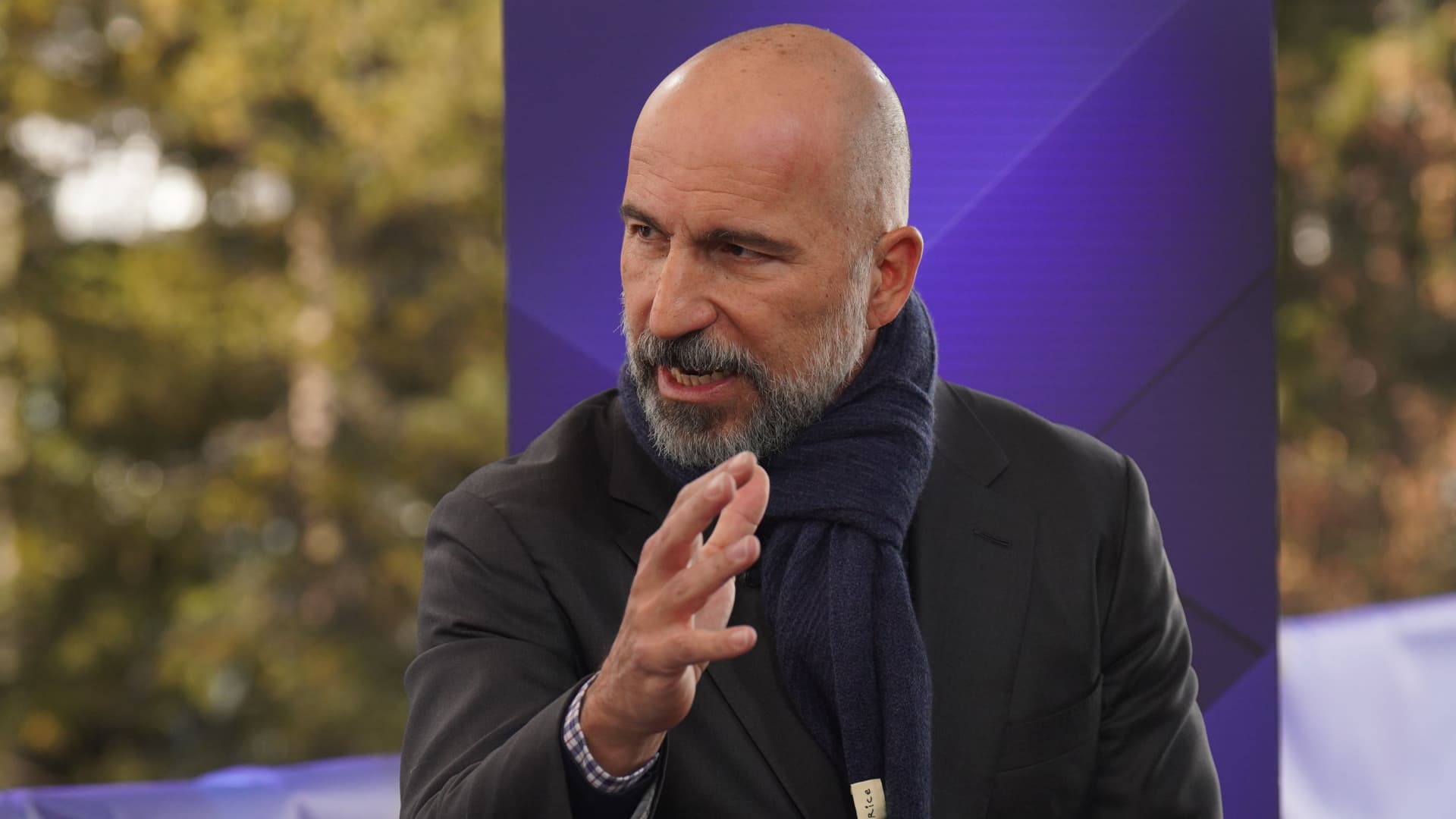 Uber Bookings Underperform as Weak Forecast Signals Capital Realignment