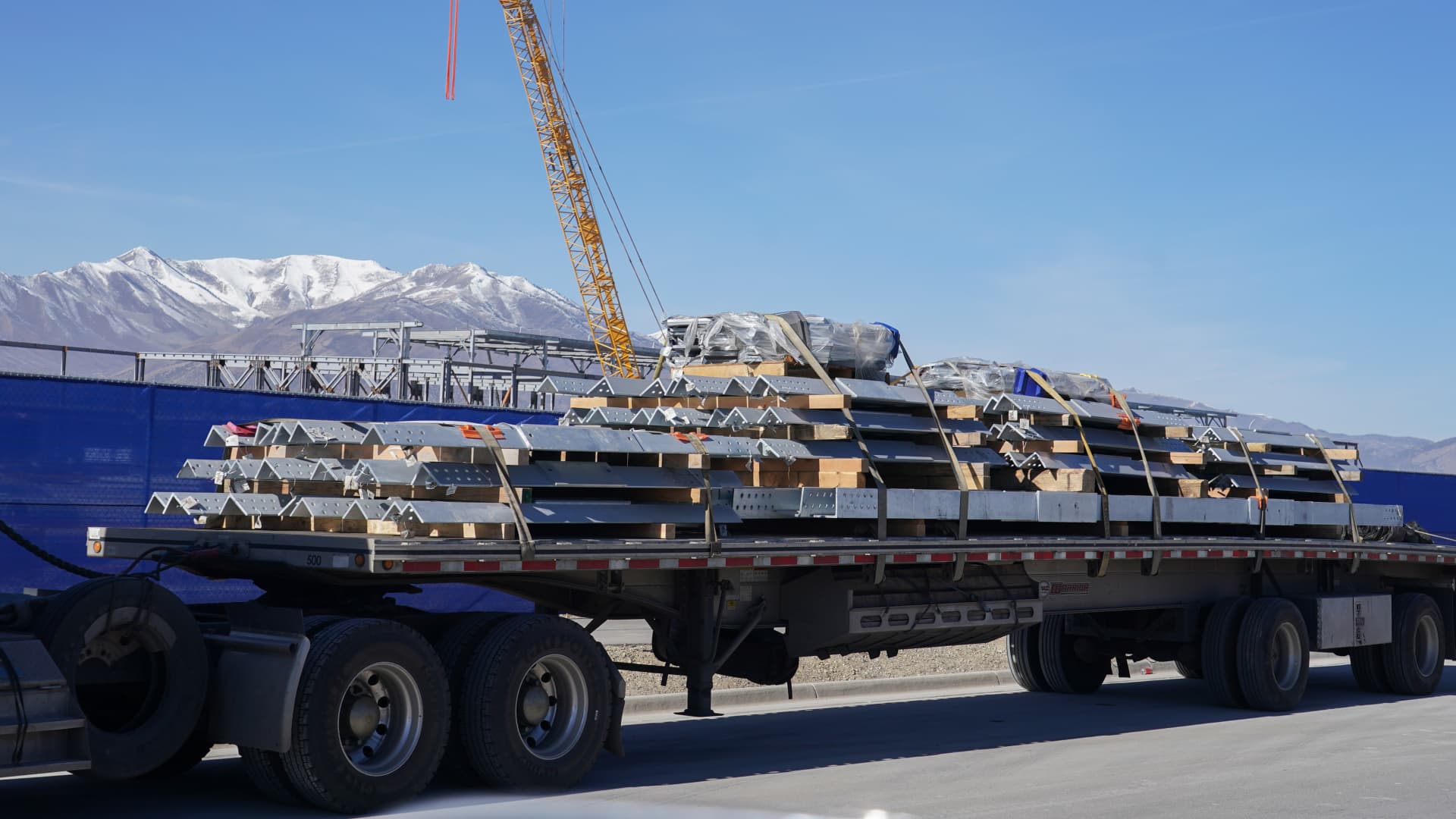 AI Data Centers: A $50 Billion Boom Reshaping Trucking Logistics