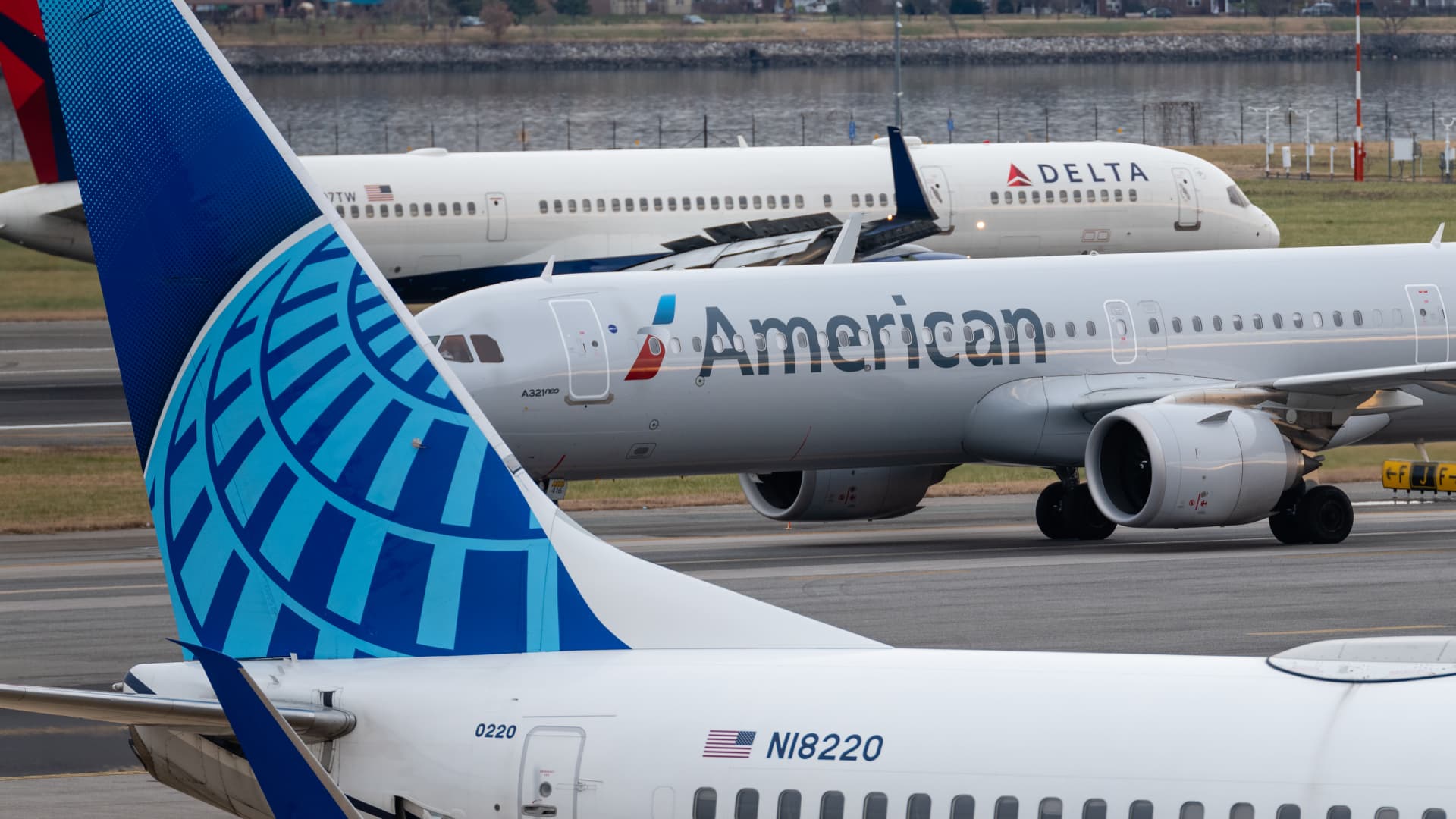 Airlines Waive Fees: A Strategic Move Amid Noreaster Disruptions