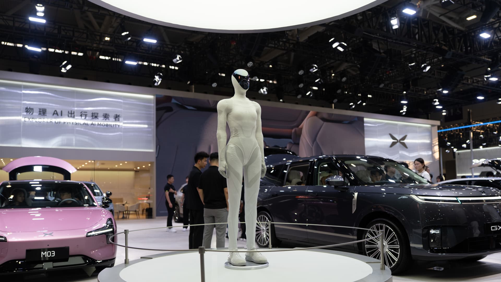 Humanoid Robots Drive New Capital Shifts for China's EV Giants featured image