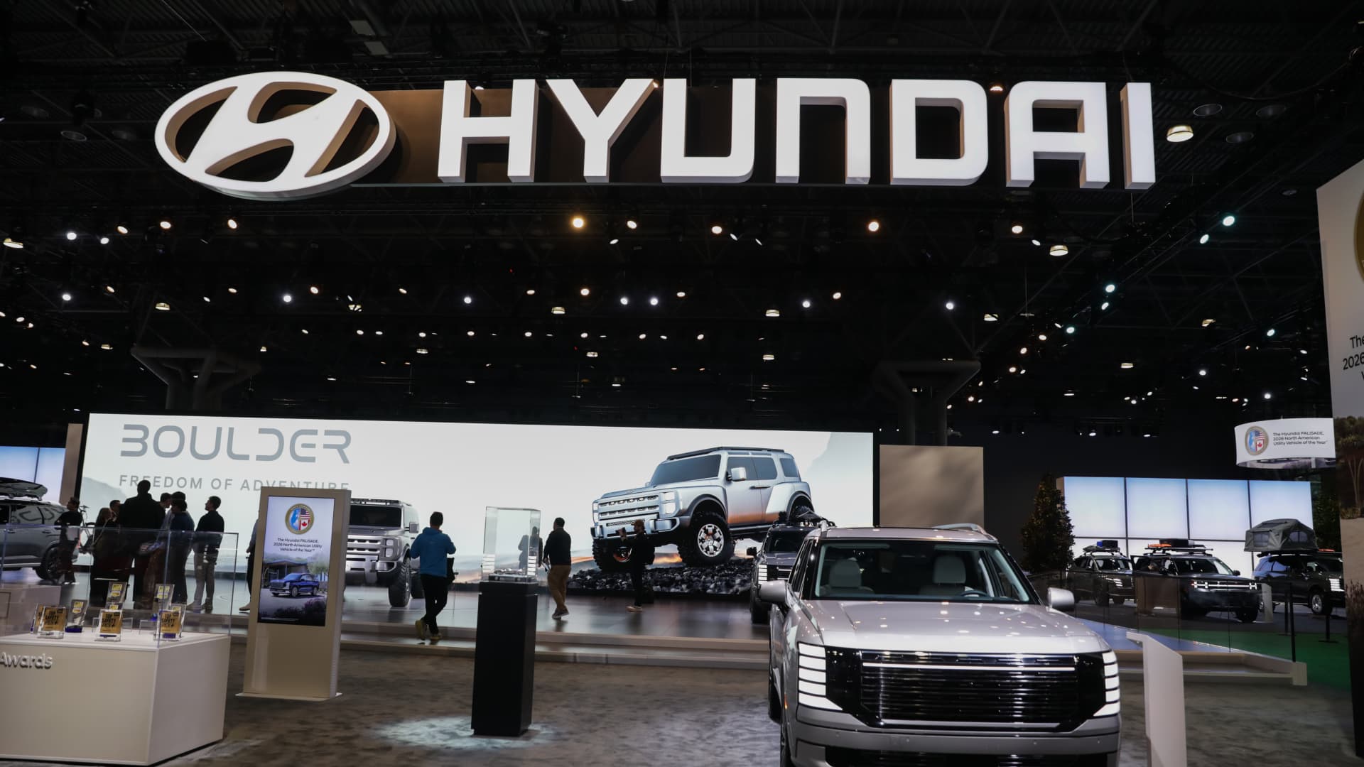 Hyundai Sales Surge Past Ford: A Hybrid Market Warning featured image