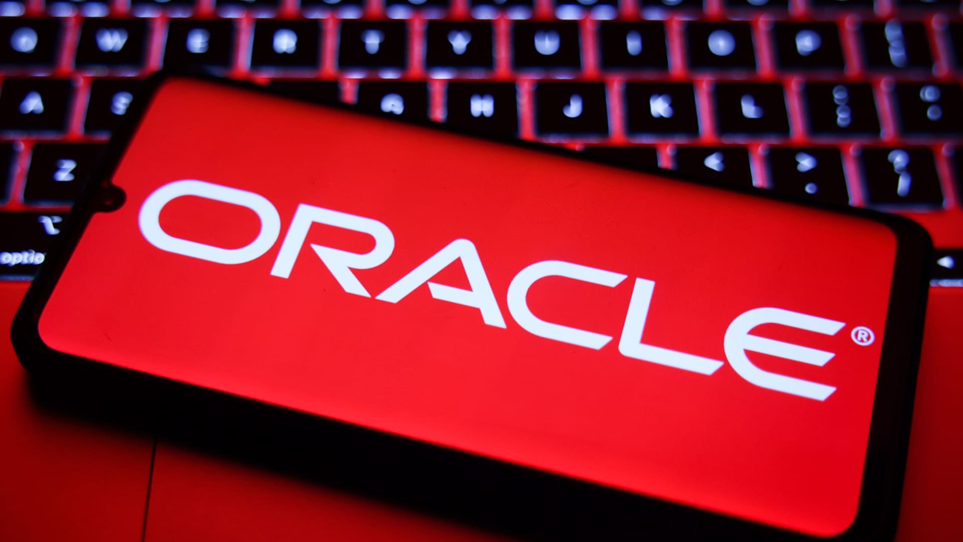 Oracle Japan shares surge 7% as sovereign cloud demand explodes