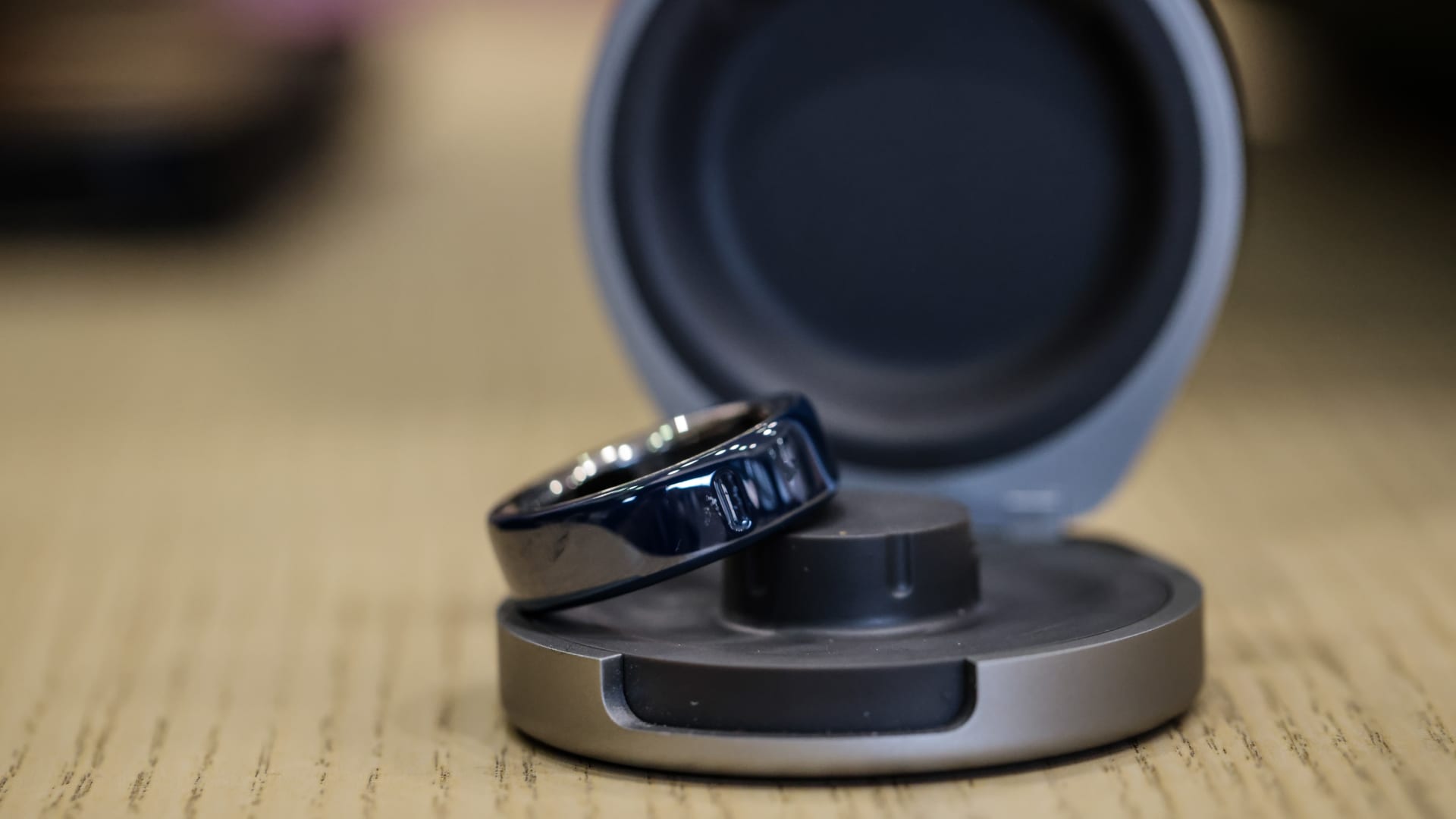 Smart Ring IPO: Oura Delays Public Offering Amidst Market Volatility