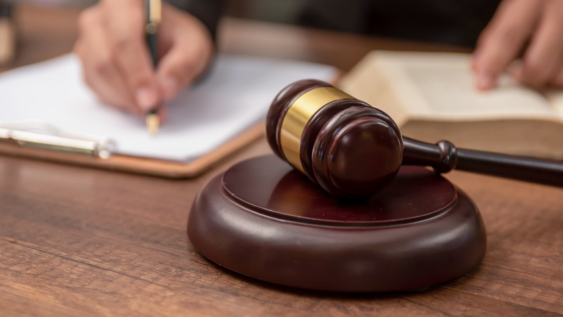 AI Legal Tech: Revolutionizing Billing and Training in Law with Innovation featured image