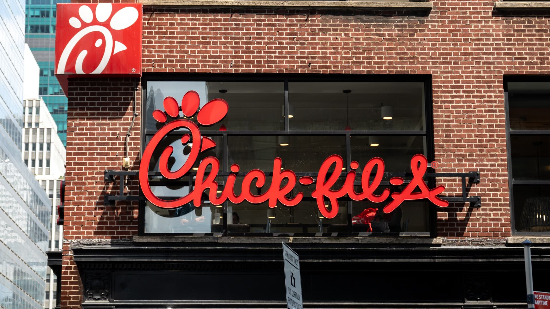 Chick-fil-A's Unwavering Family Strategy Fuels Expansion and Market Leadership featured image