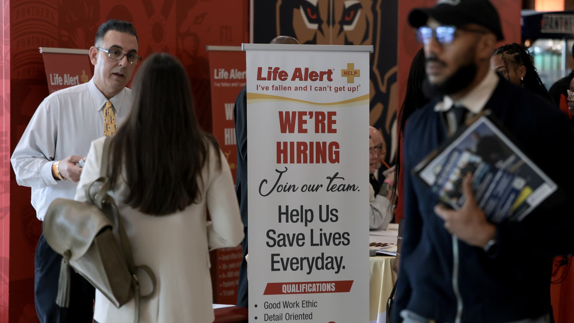 Labor Market Weakness: September Jobs Report Signals Economic Shift featured image
