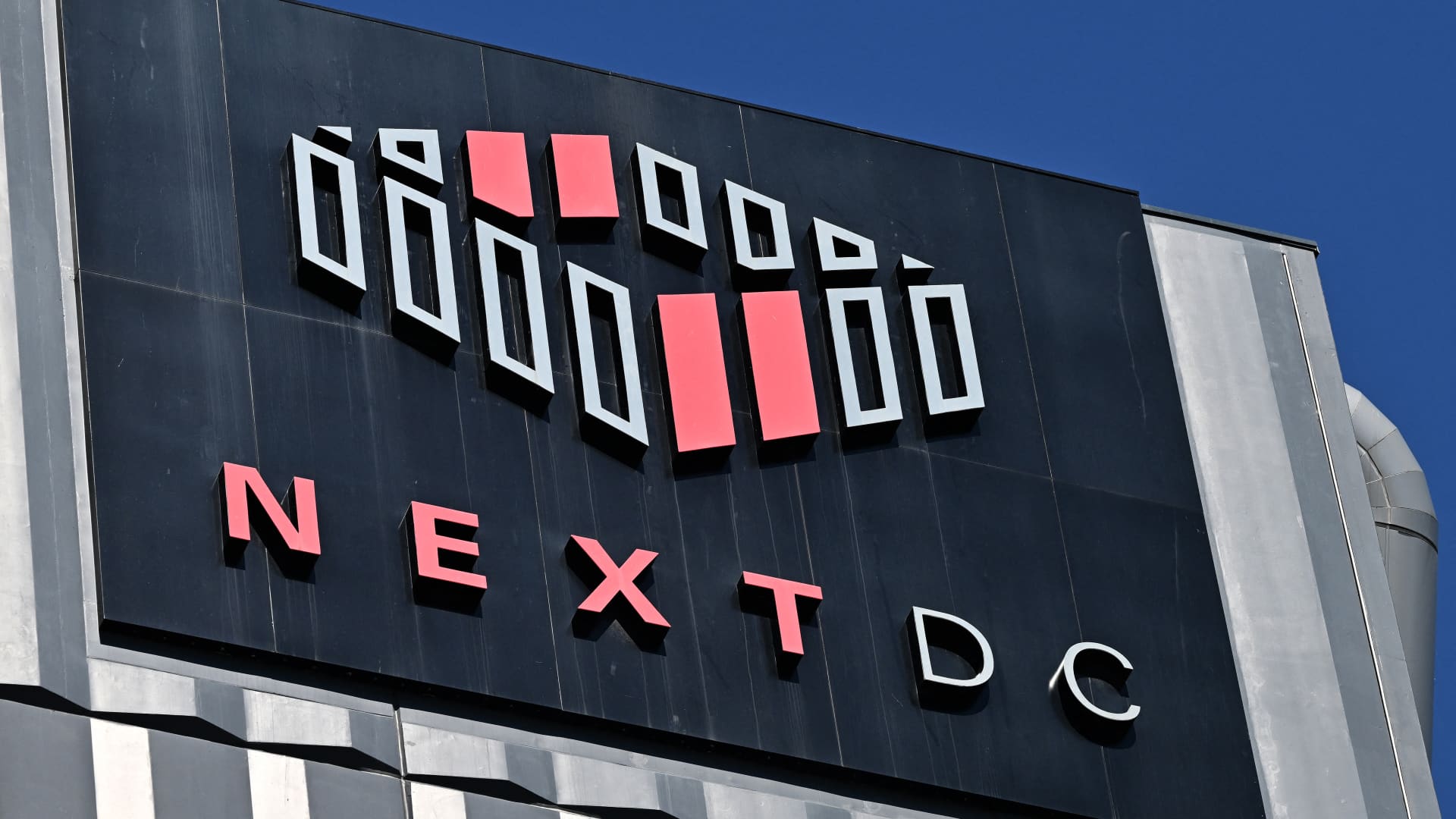 NextDC Shares Plunge: Power Delays Threaten Australias Data Center Growth