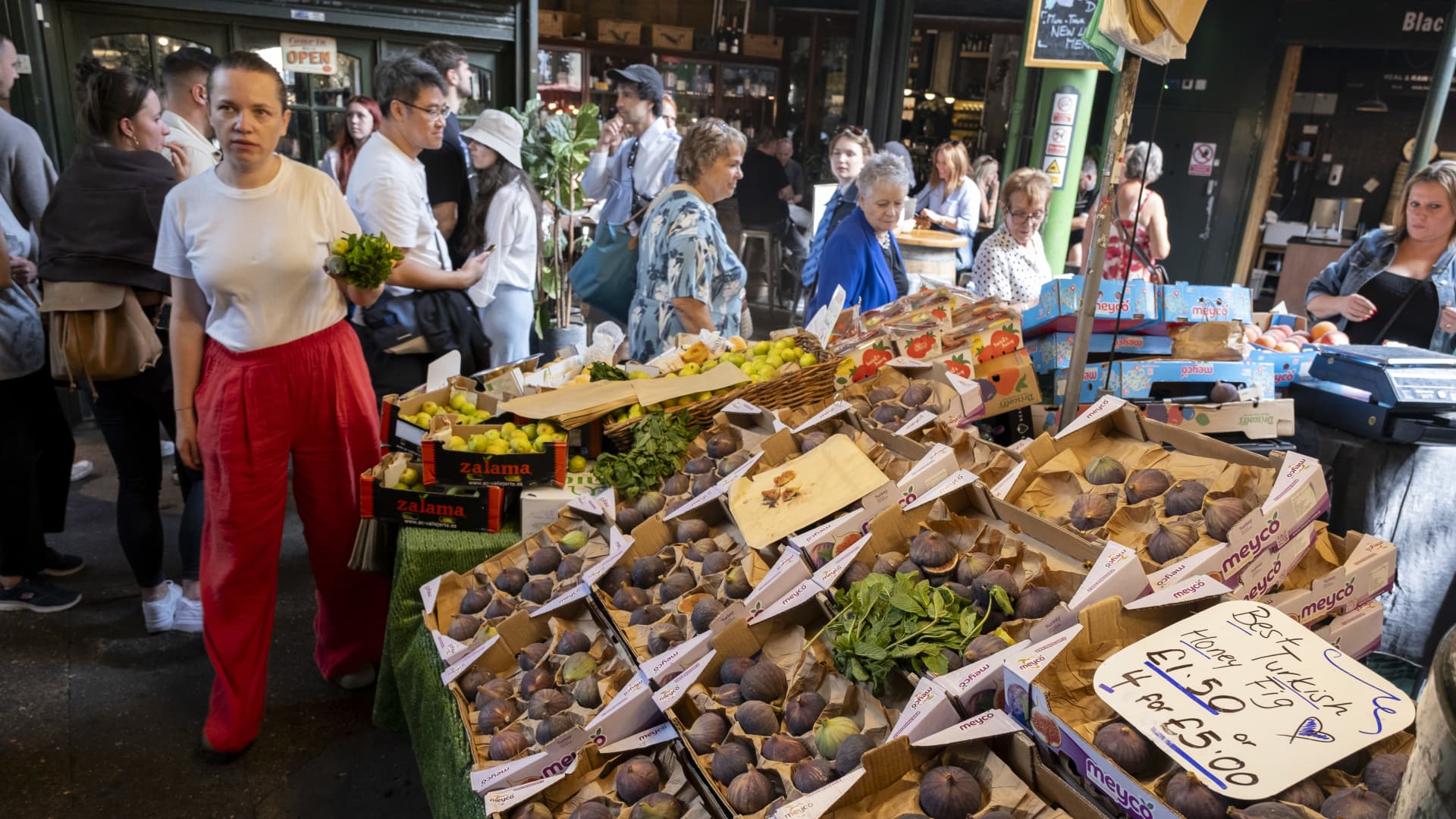 UK Economy Registers Unexpected 0.1% Growth Amidst Headwinds
