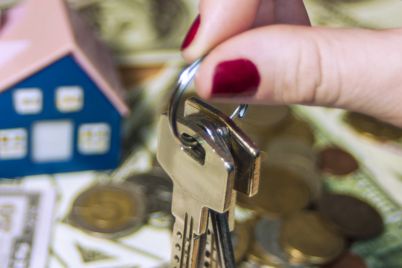 5-advisors-offer-important-tips-for-managing-your-money-in-2025-scaled.jpg