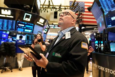 50-day-average-volatility-bitcoin-crumbles-market-takeaways.jpg