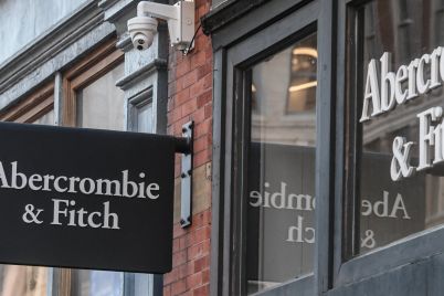 abercrombie-fitch-posts-21-sales-gain-hikes-outlook-despite-increasingly-uncertain-environment-scaled.jpg