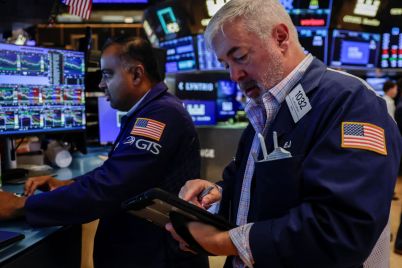 ai-and-retail-stocks-portfolio-resilience-amidst-market-headwinds.jpg