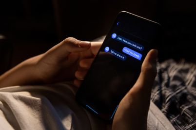ai-chatbots-a-growing-teenage-addiction-and-unforeseen-regulatory-risk.jpg